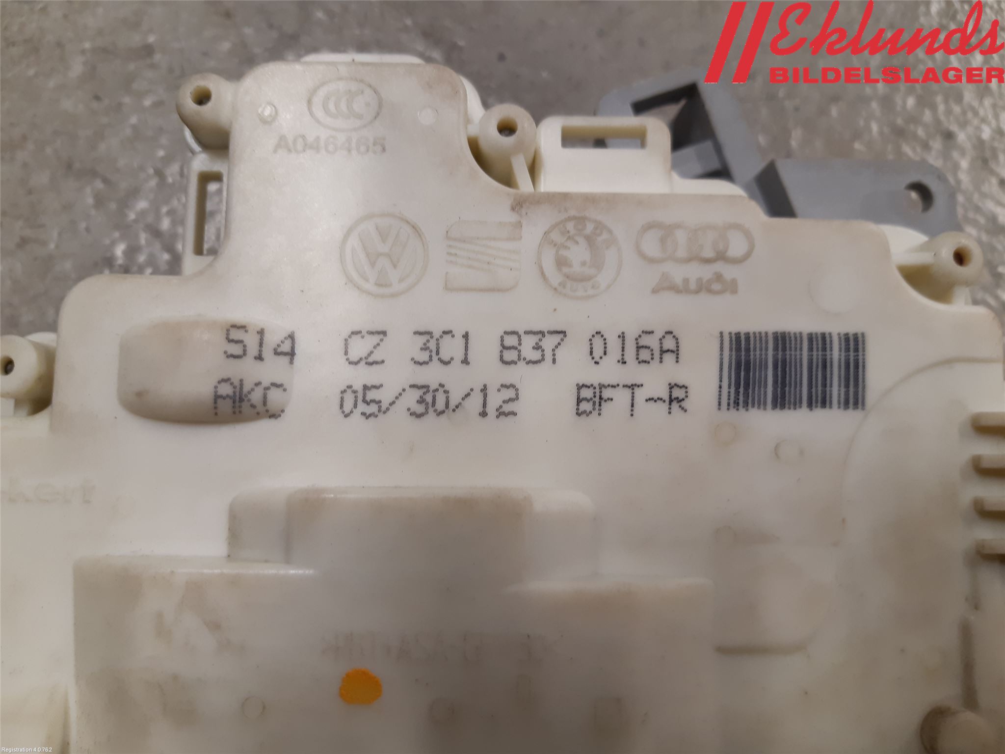 Volkswagen VW PASSAT 11-14 Låskista-Dörrlås