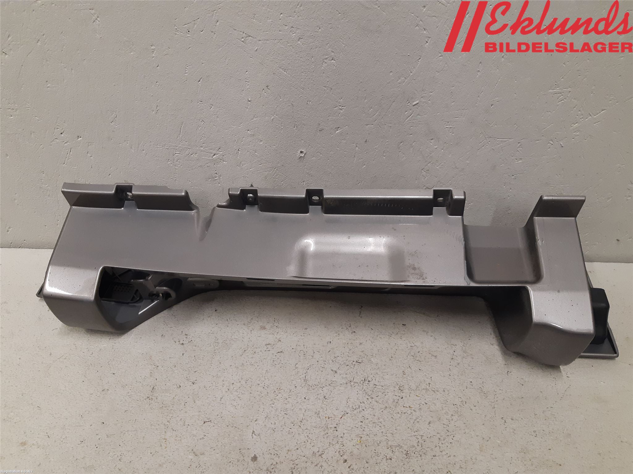 Opel VIVARO 15-19 Bakljussarg