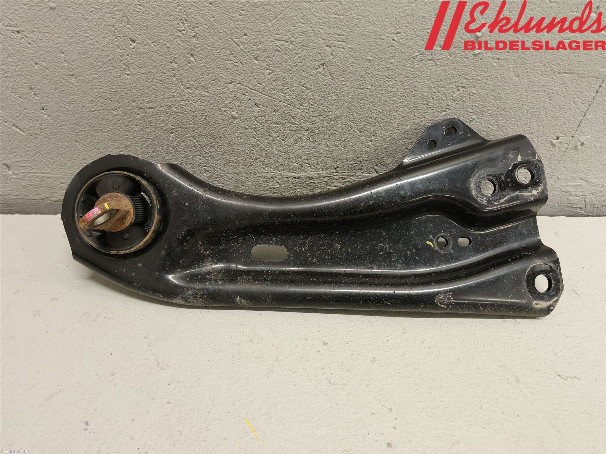 Toyota bZ4X EA10 22- Bärarm Bak Vänster