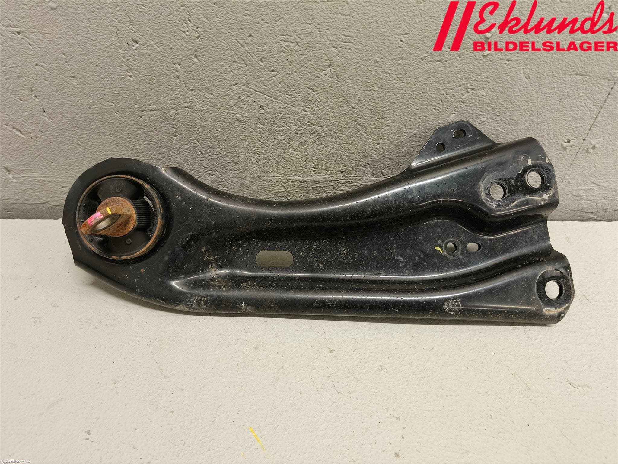 Toyota bZ4X EA10 22- Bärarm Bak Vänster