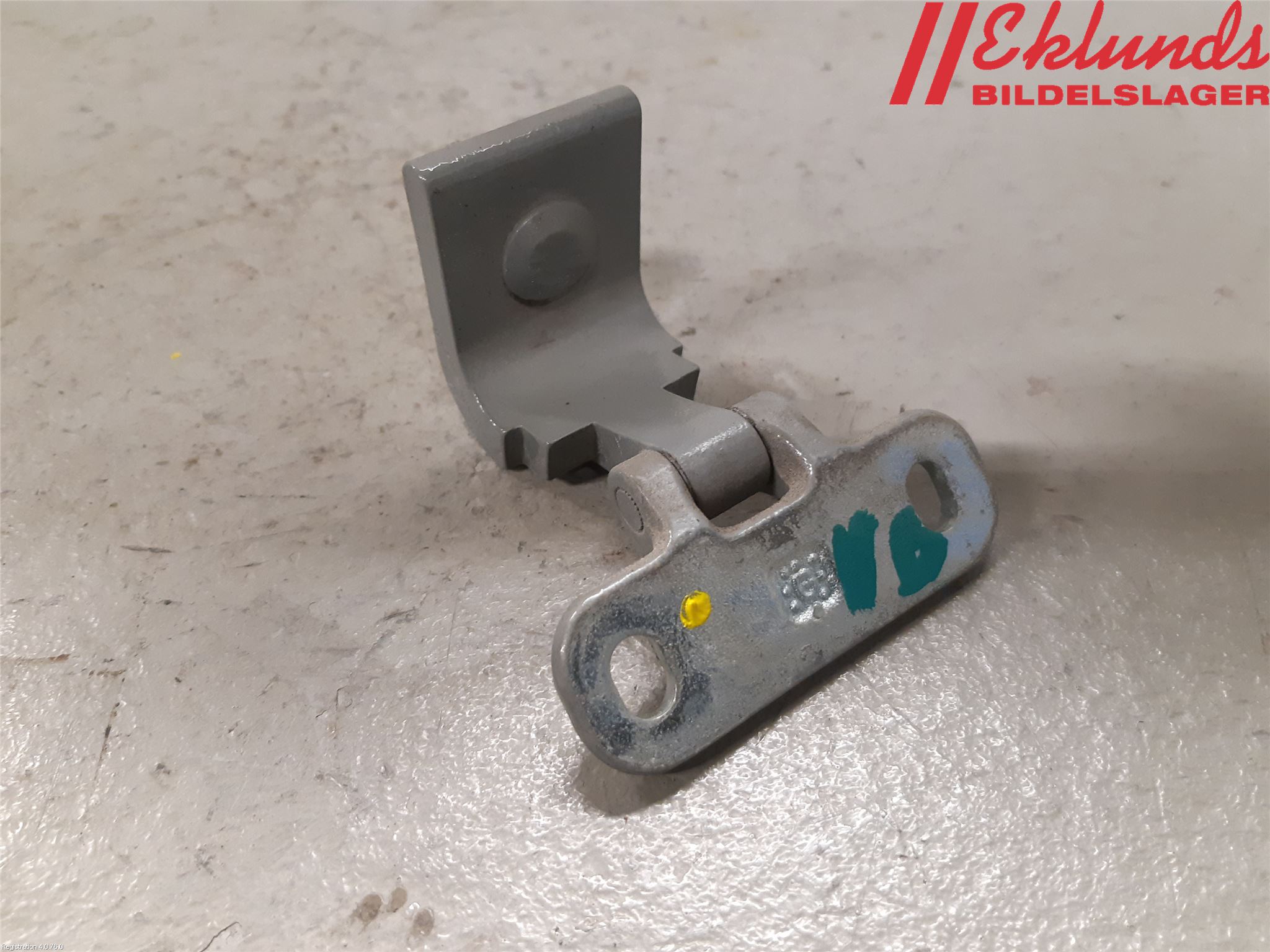 Audi Q2/SQ2 17- Bakluckegångjärn Vä