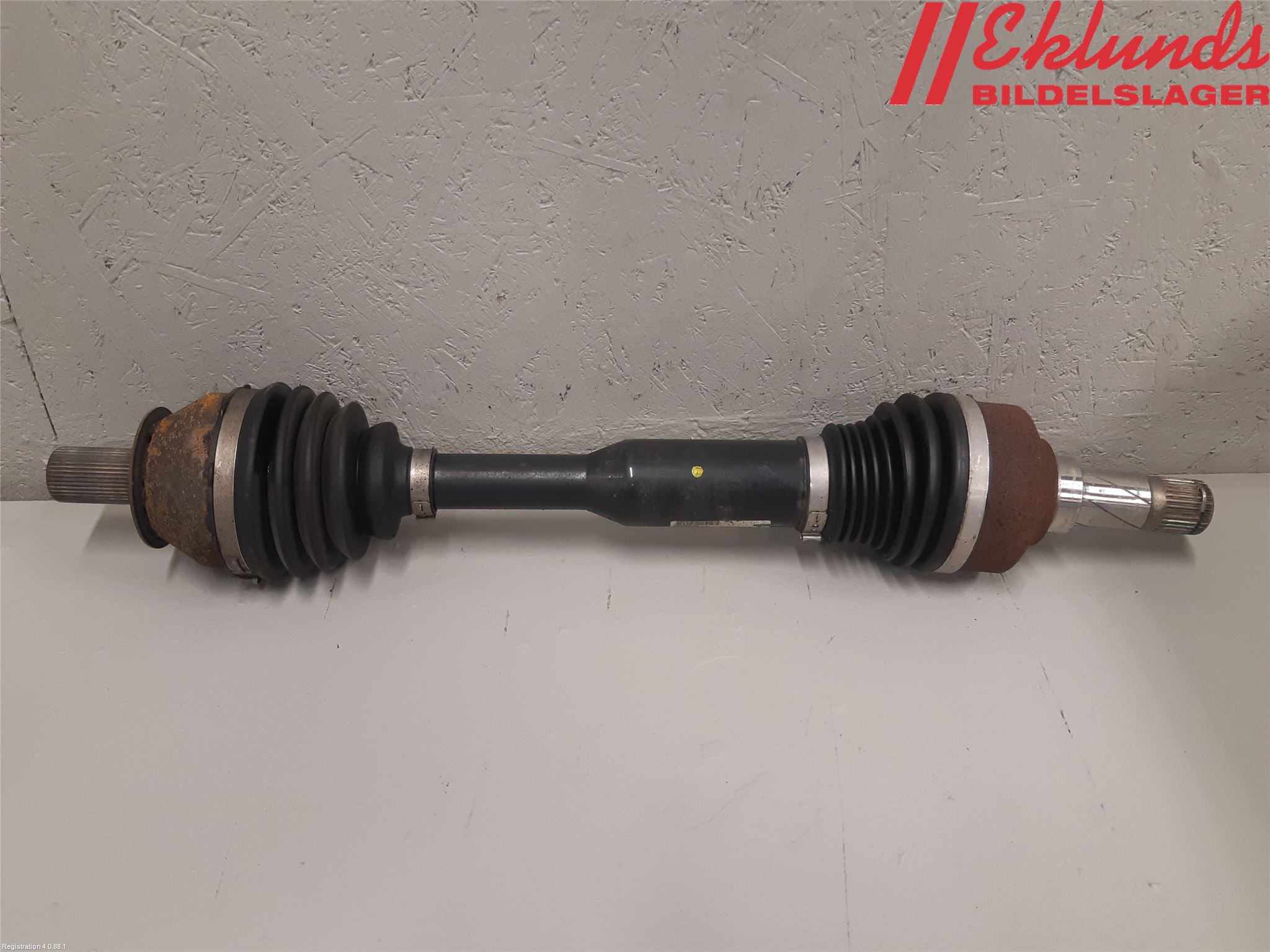 Volvo XC70 14-16 Drivaxel Fram Vänster