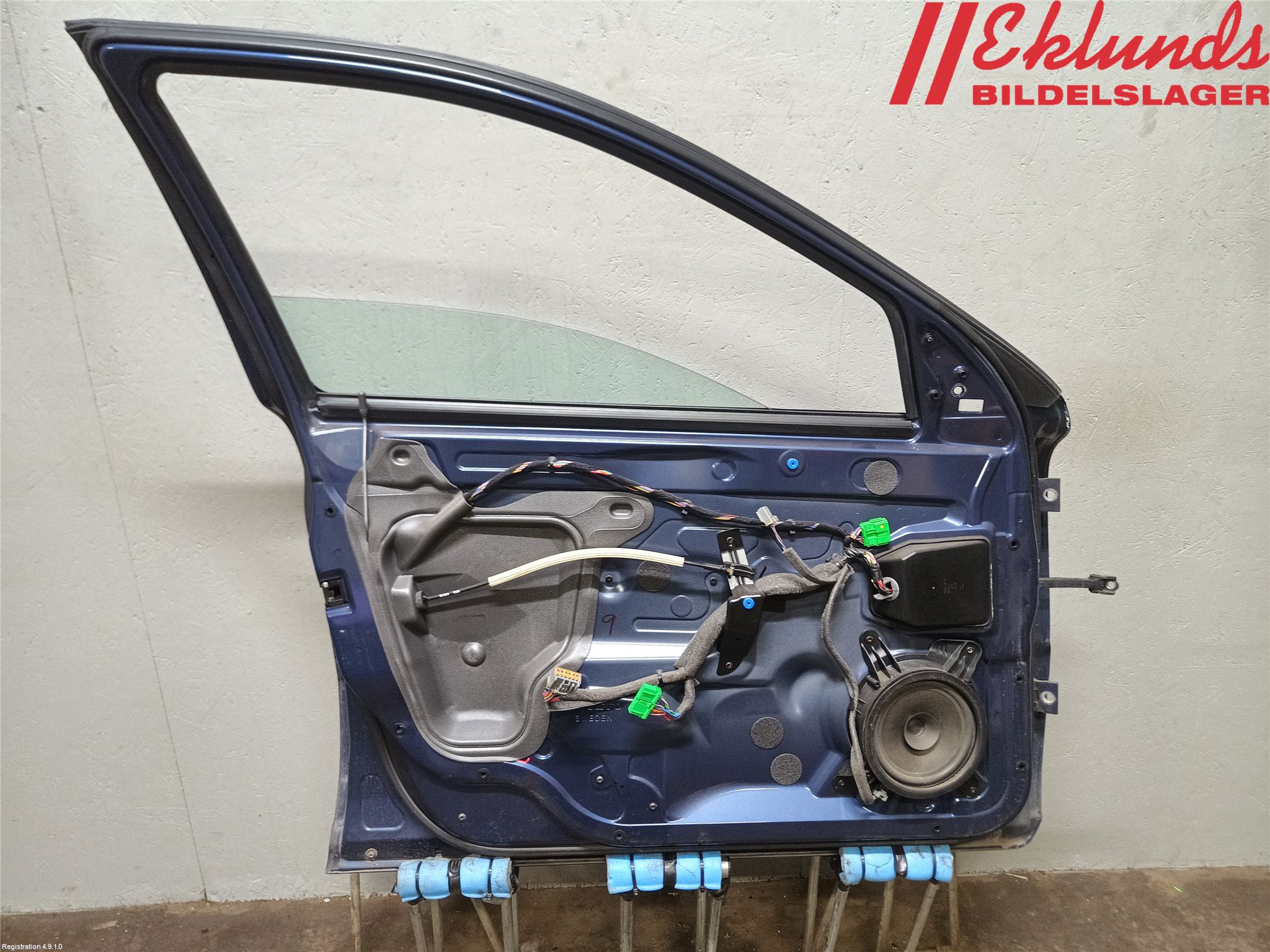 Volvo V70 00-04 Dörr Fram Vänster