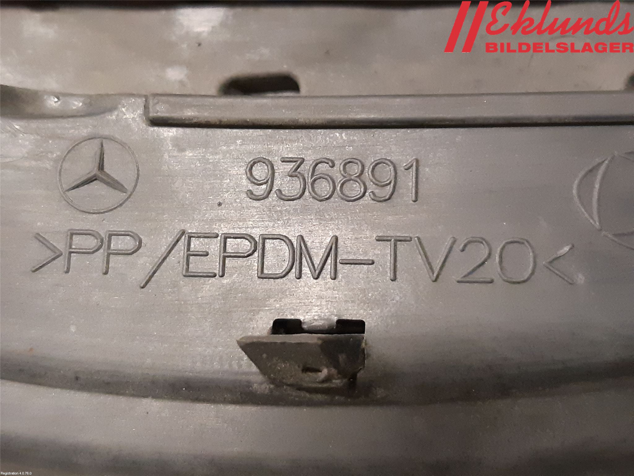 Mercedes-Benz MB C-KLASS (W204) 07-15 Dimljussarg Fram