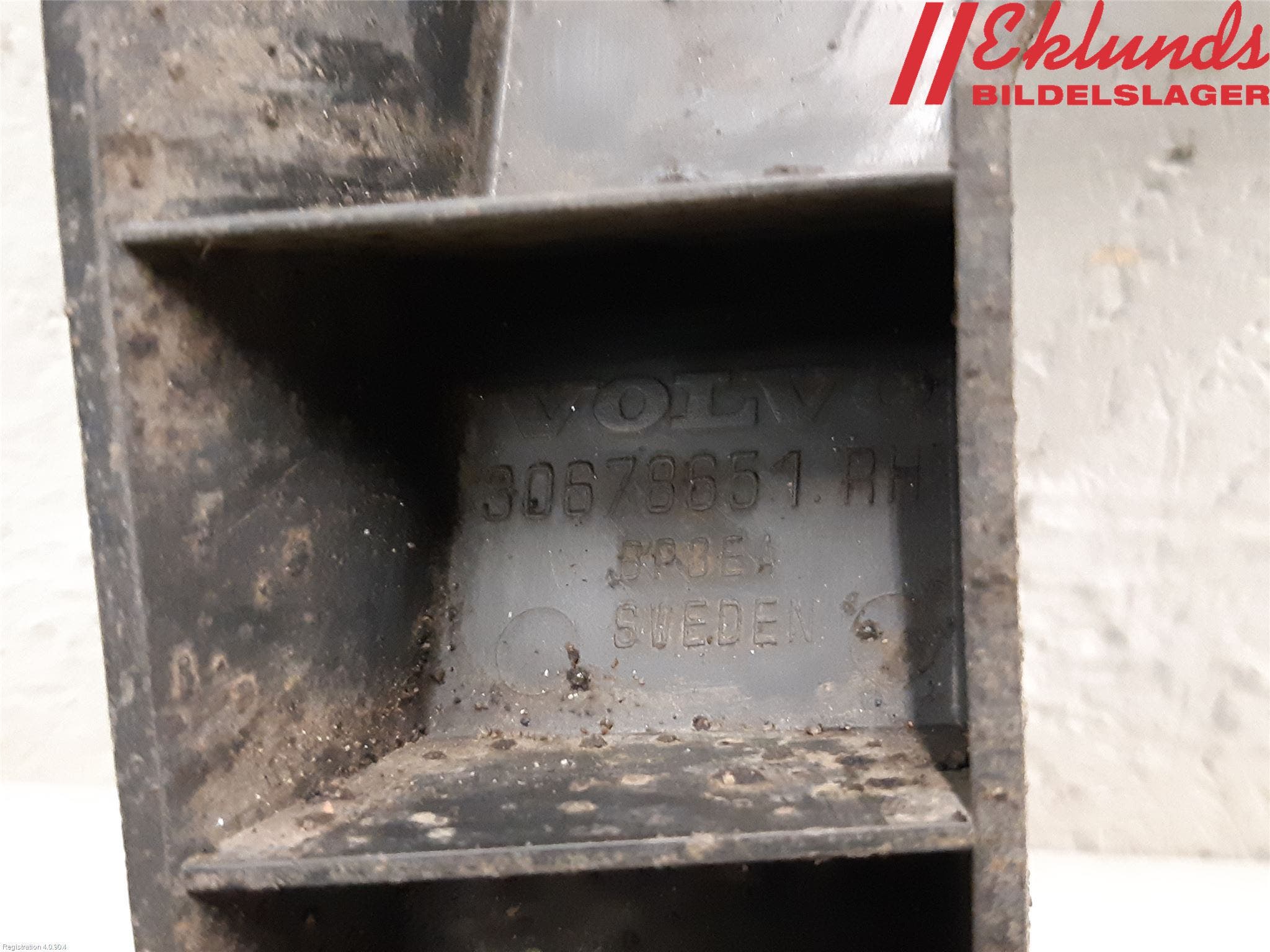 Volvo V70 08-13 Stötfångarfäste Bak Hö