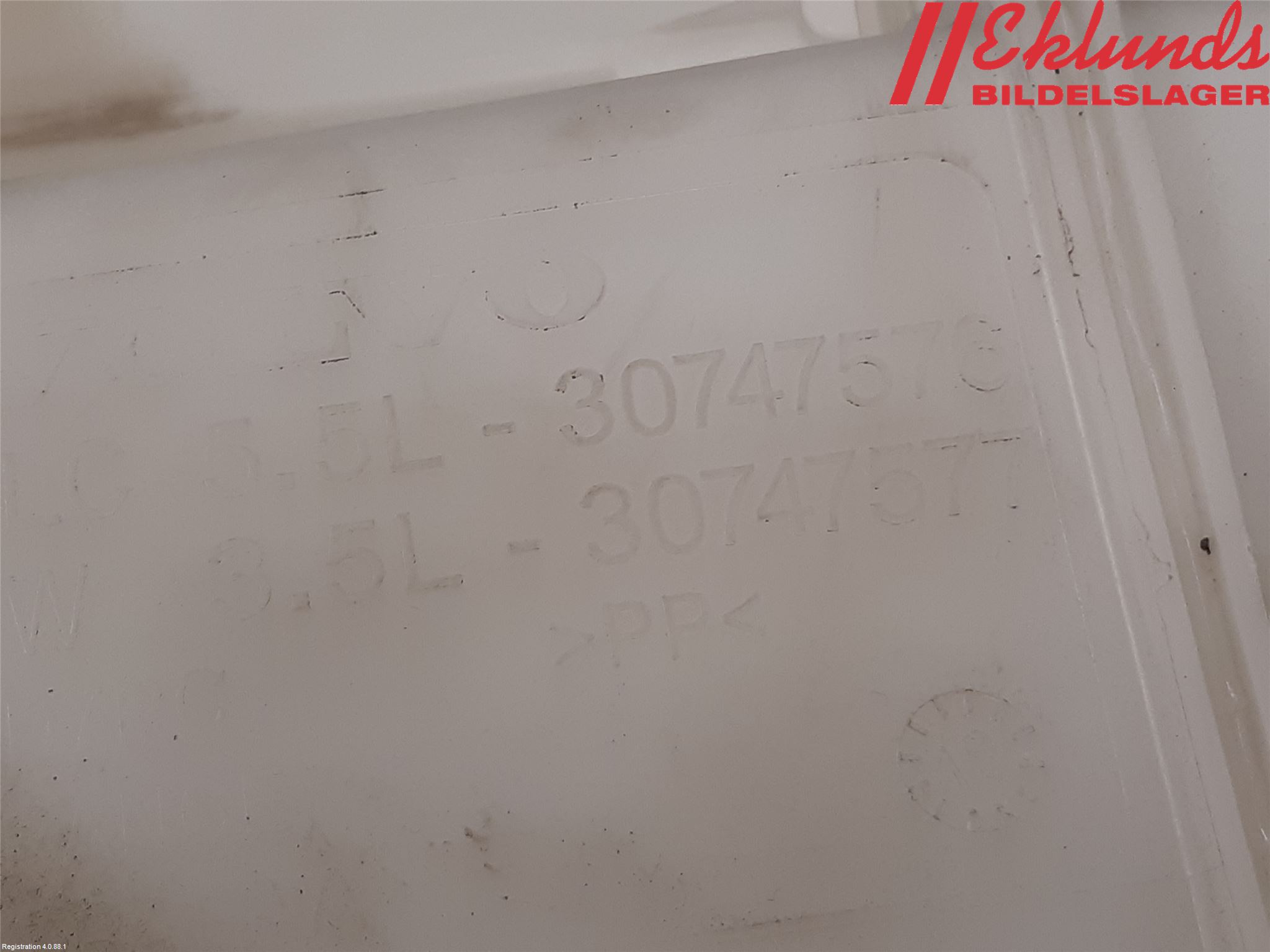 Volvo V60 19- Spolartank Vindruta-Strål