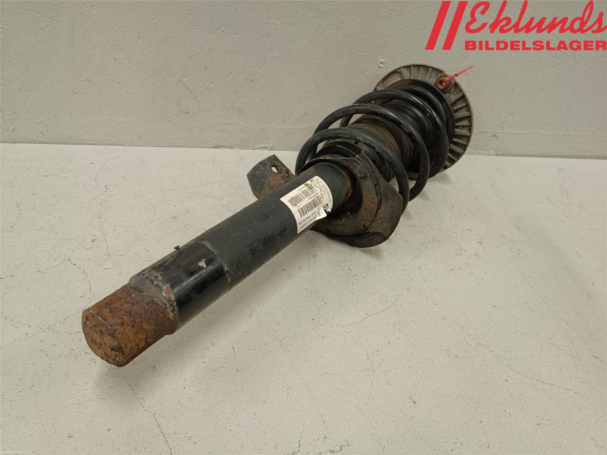 BMW 3 F30/F31/F80 12-19 Fjäderben Fram Vänster