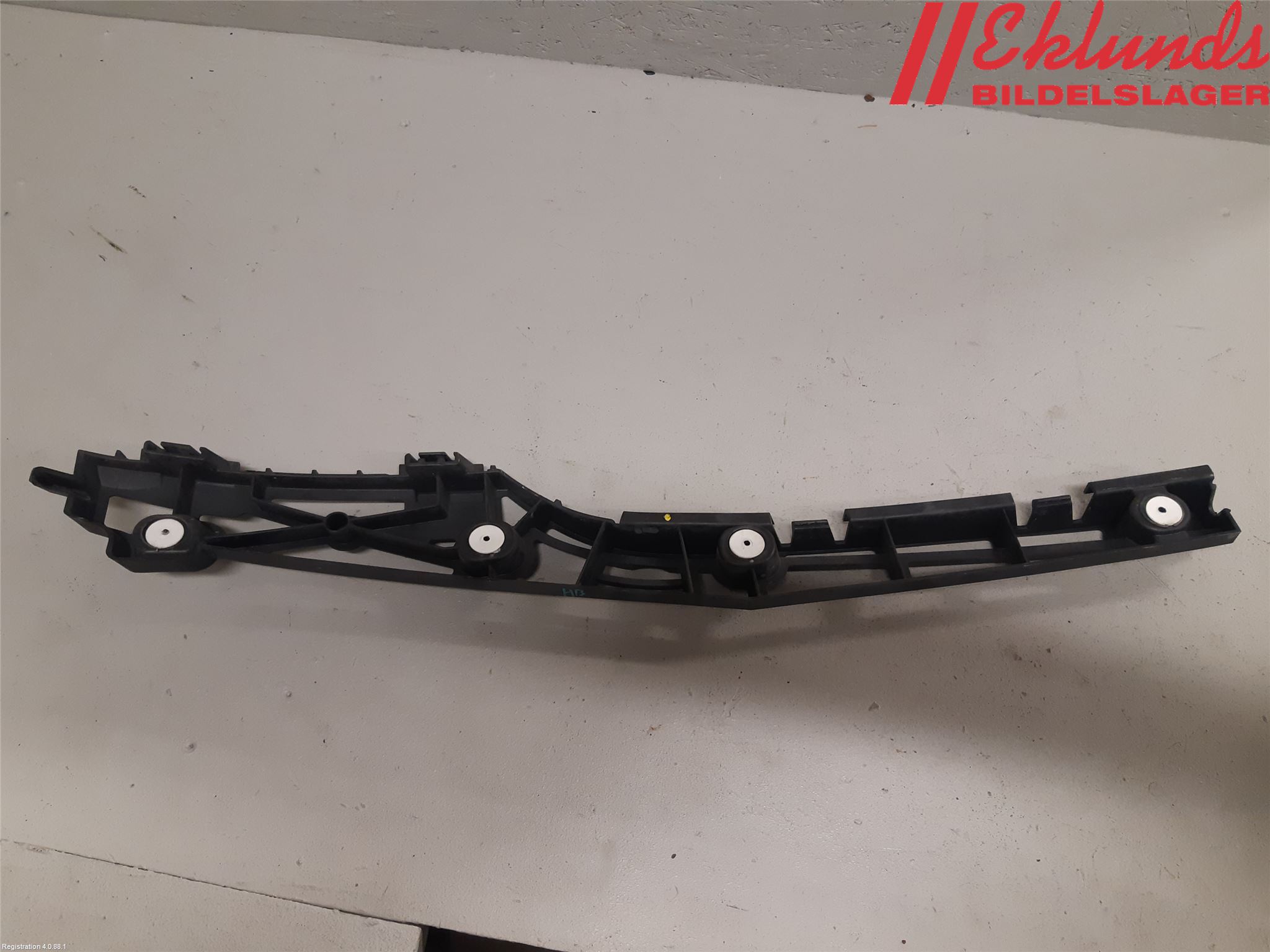 Opel INSIGNIA 09-16 Stötfångarfäste Bak Hö