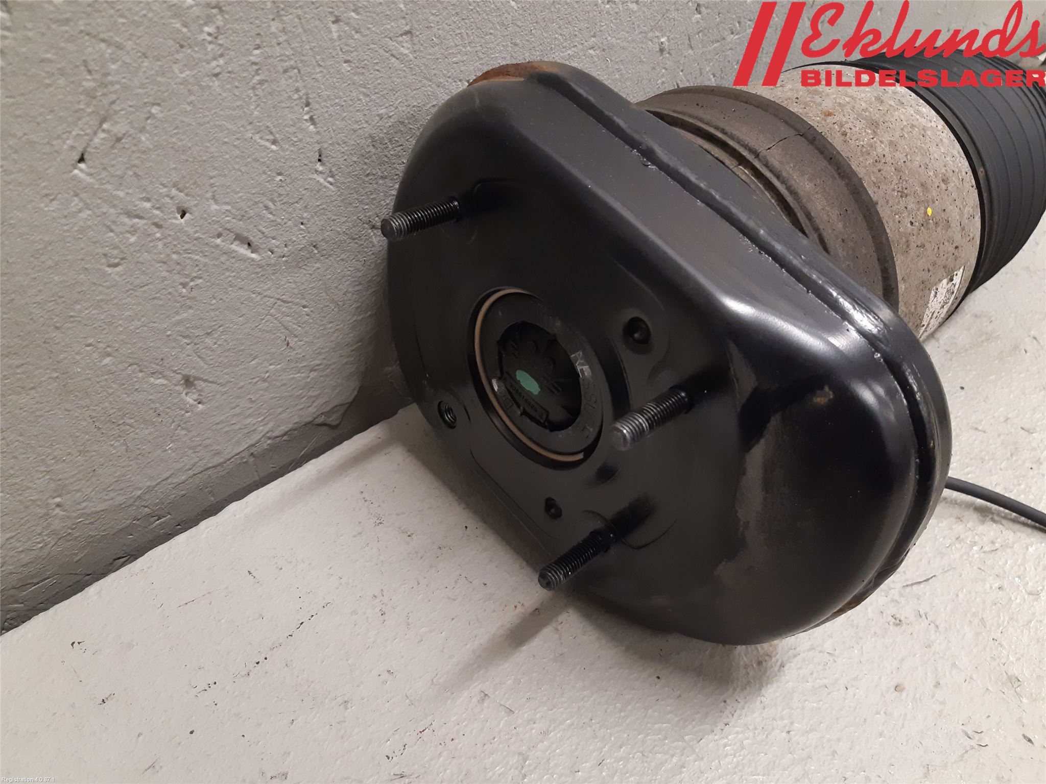 BMW 5 G30/G31/F90 17-23 Fjäderben Bak Höger