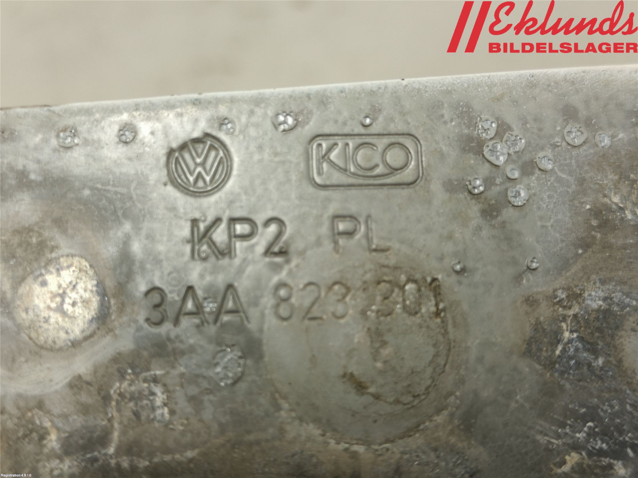 Volkswagen VW PASSAT 11-14 Huvgångjärn