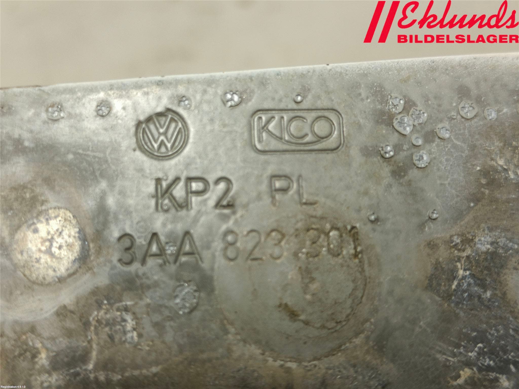 Volkswagen VW PASSAT 11-14 Huvgångjärn