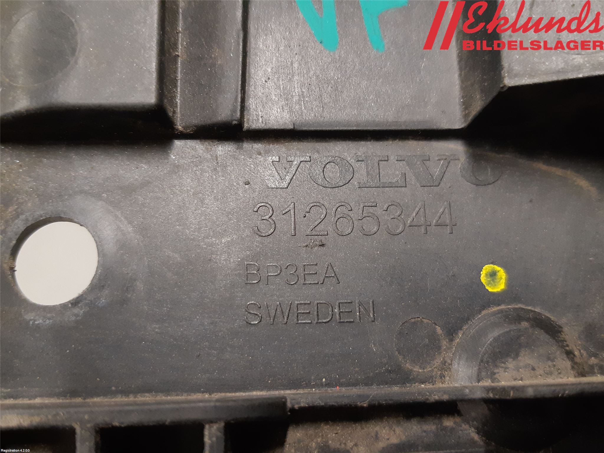 Volvo V70 08-13 Stötfångarfäste Fram Vä