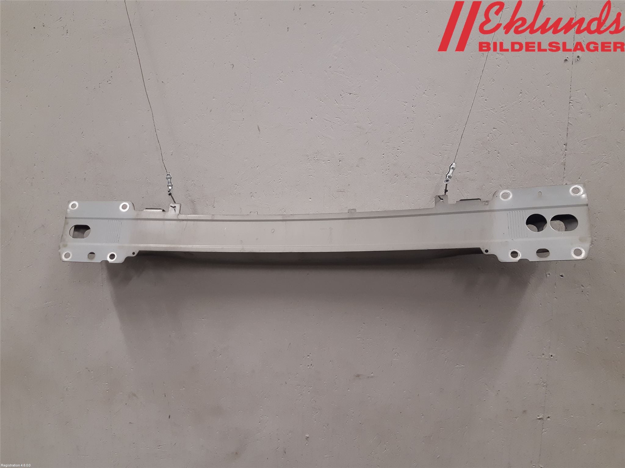 Volvo V70 08-13 Stötfångarbalk Fram