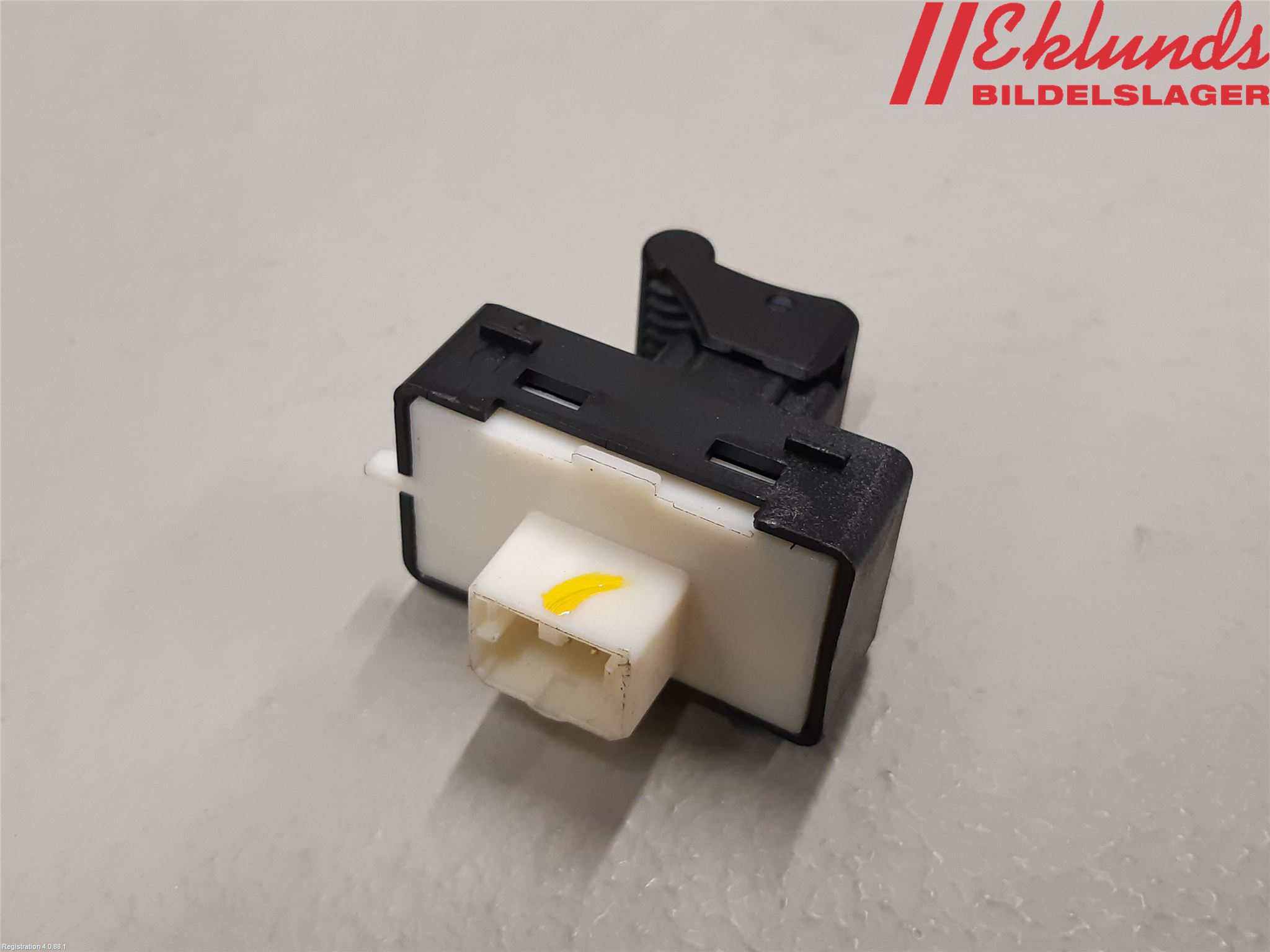 Fiat 500X 15- Strömställare Elhiss