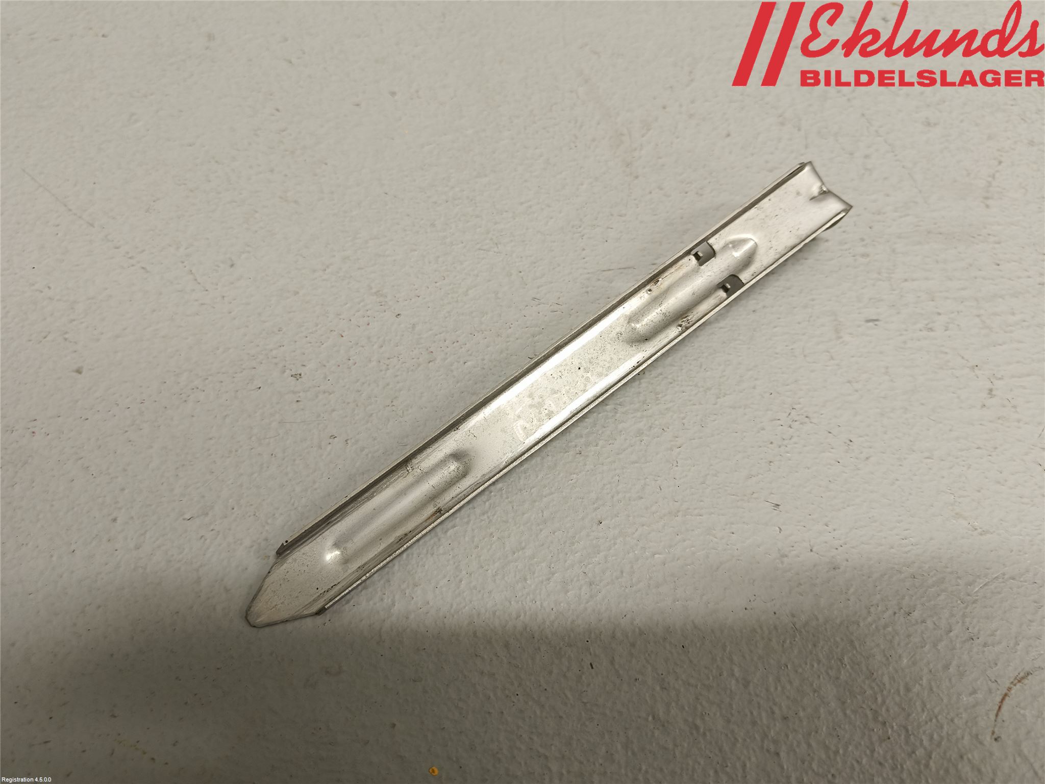 Volvo V70 08-13 Strålkast Fästsarg