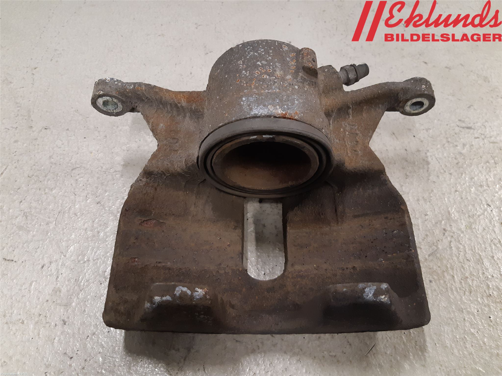 Volkswagen VW PASSAT 15-19 Bromsok Fram Höger