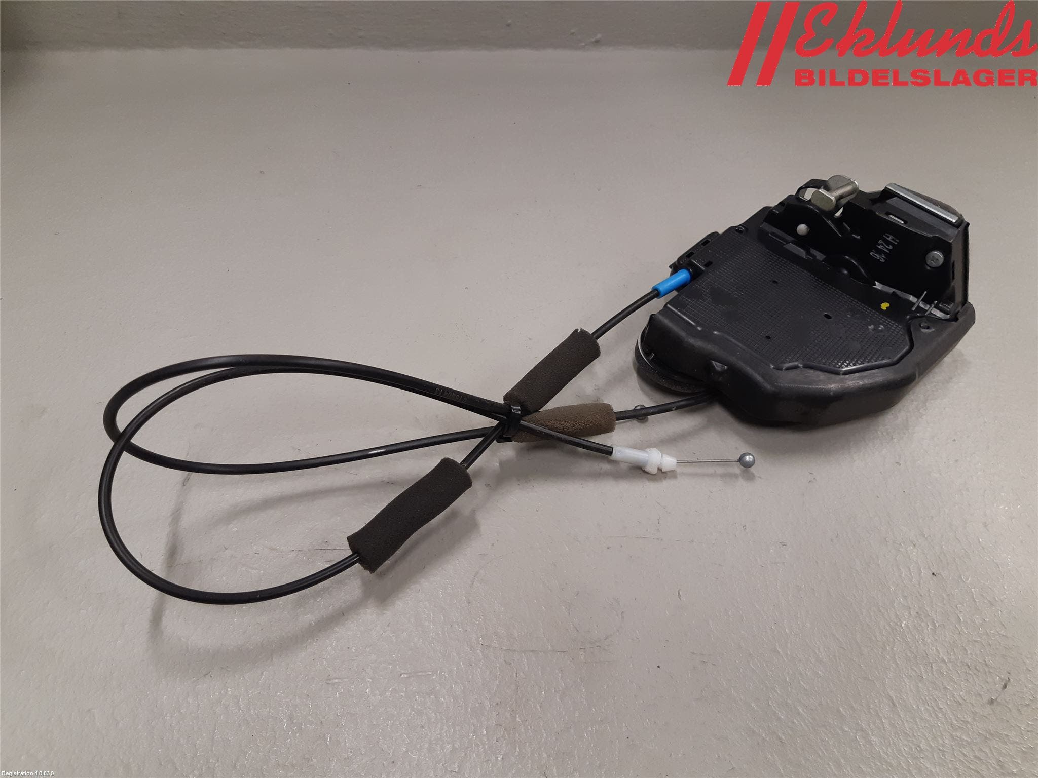 Toyota AVENSIS 16-18 Låskista-Dörrlås