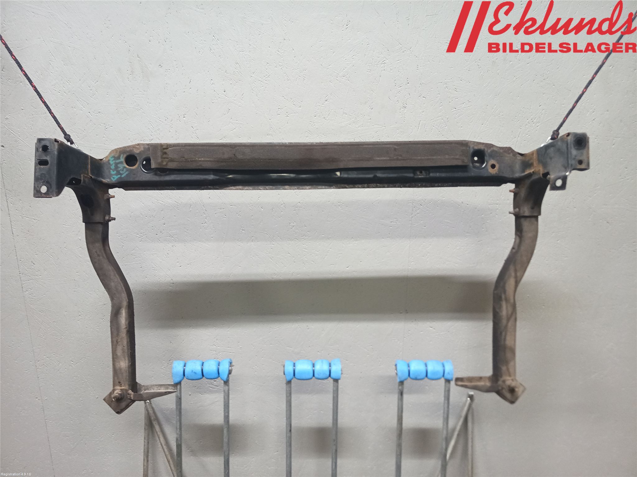 Ford KUGA 17-19 Kylarfäste-Ram-Balk