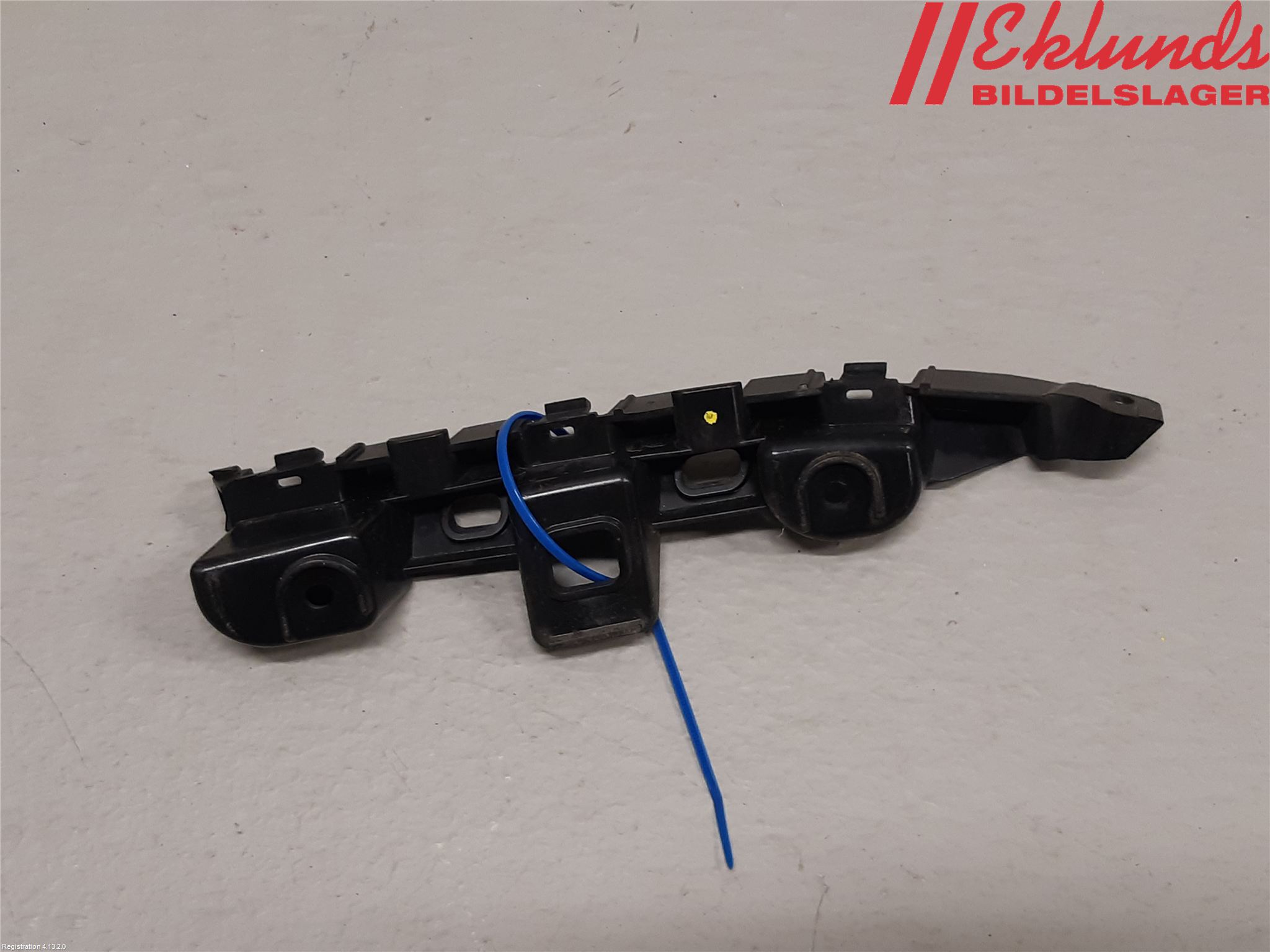 Volkswagen VW PASSAT 11-14 Stötfångarfäste Fram Hö