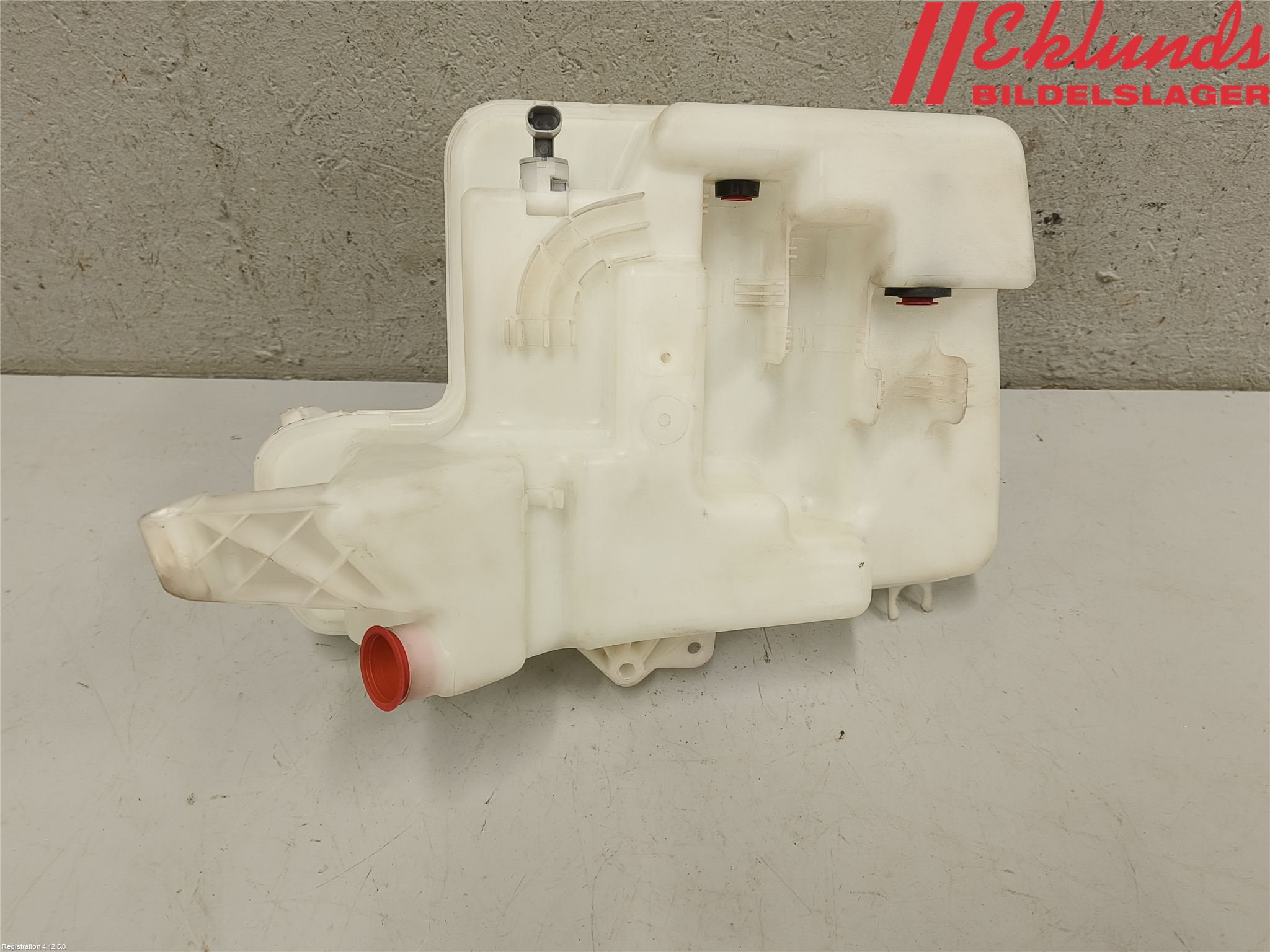 BMW 6 E63/64    02-10 Spolartank Vindruta