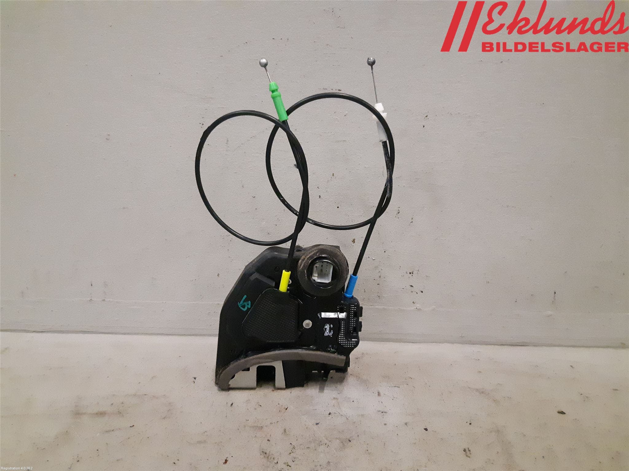 Toyota AURIS 10-12 Låskista-Dörrlås