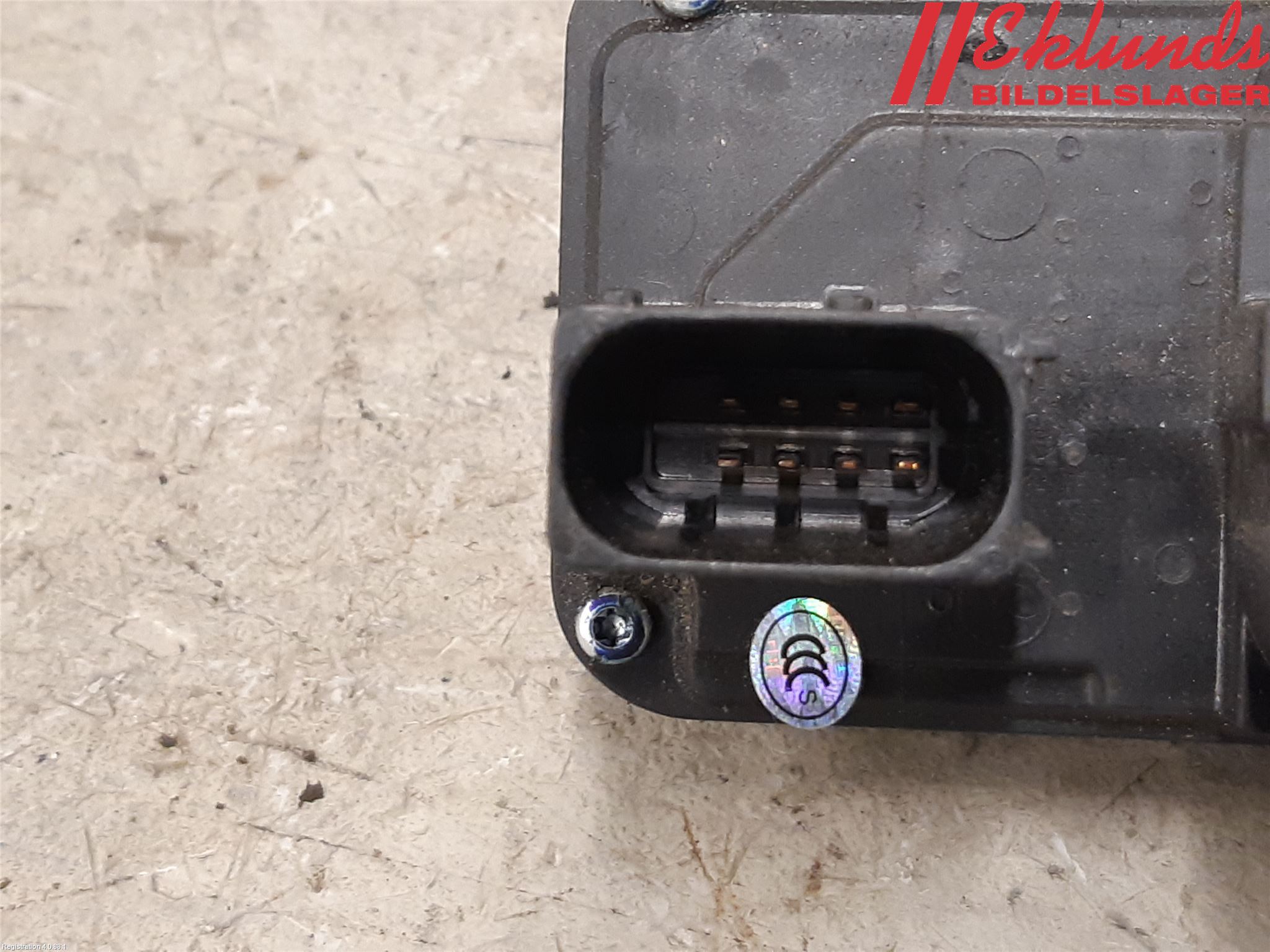 Tesla MODEL S 13- Låskista-Dörrlås