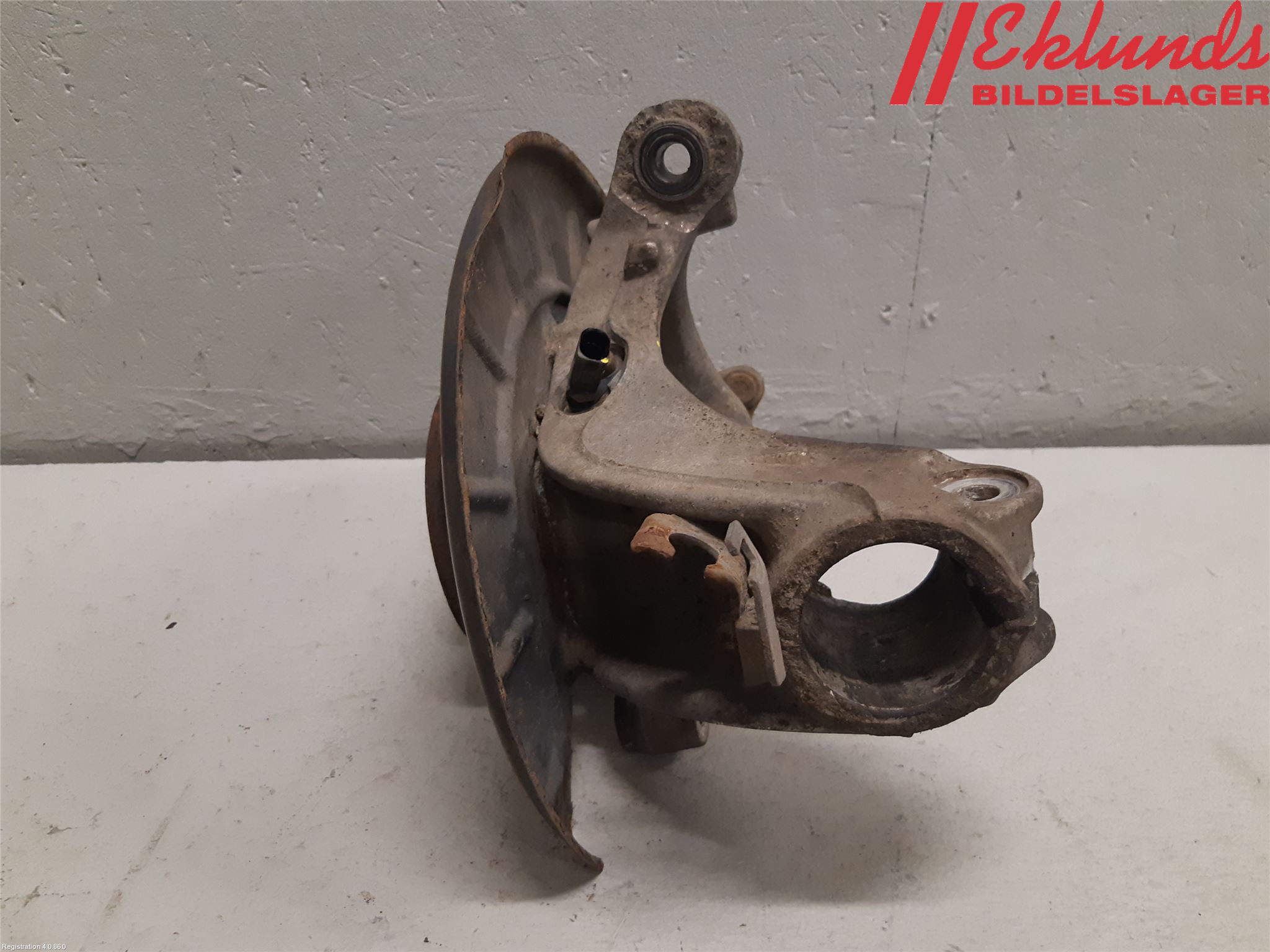 Volkswagen VW PASSAT 11-14 Styrspindel Lagerhus Hö