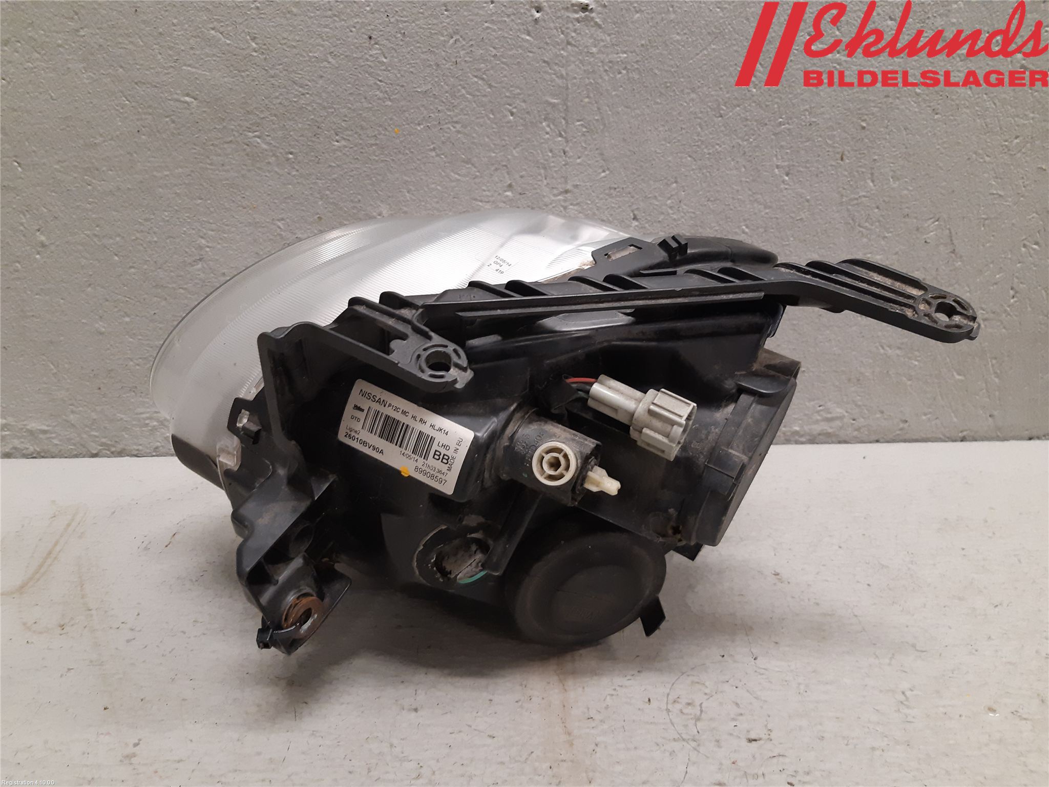 Nissan JUKE 14-19 Strålkastare Höger