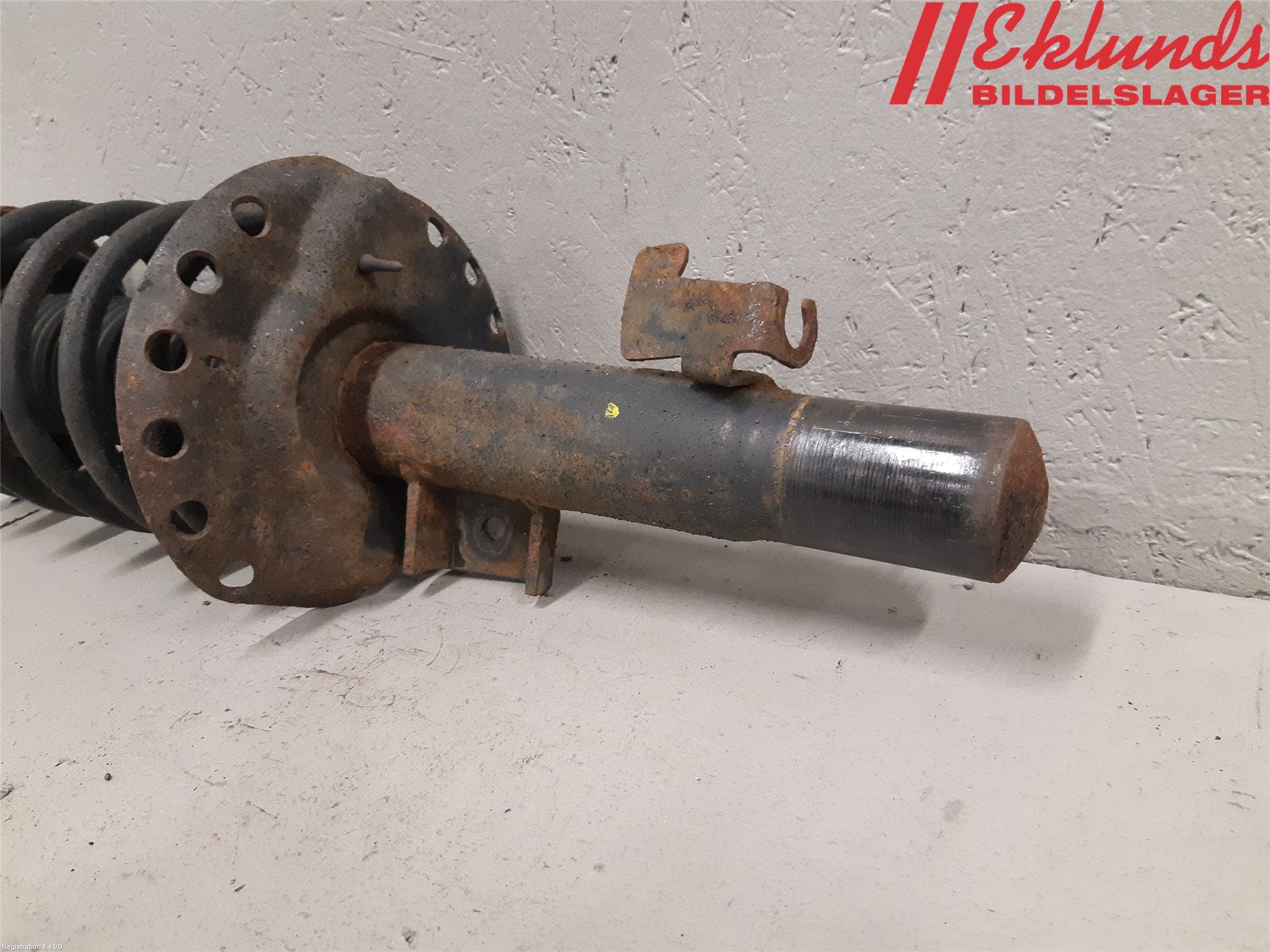 Volvo V70 14-16 Fjäderben Fram Höger