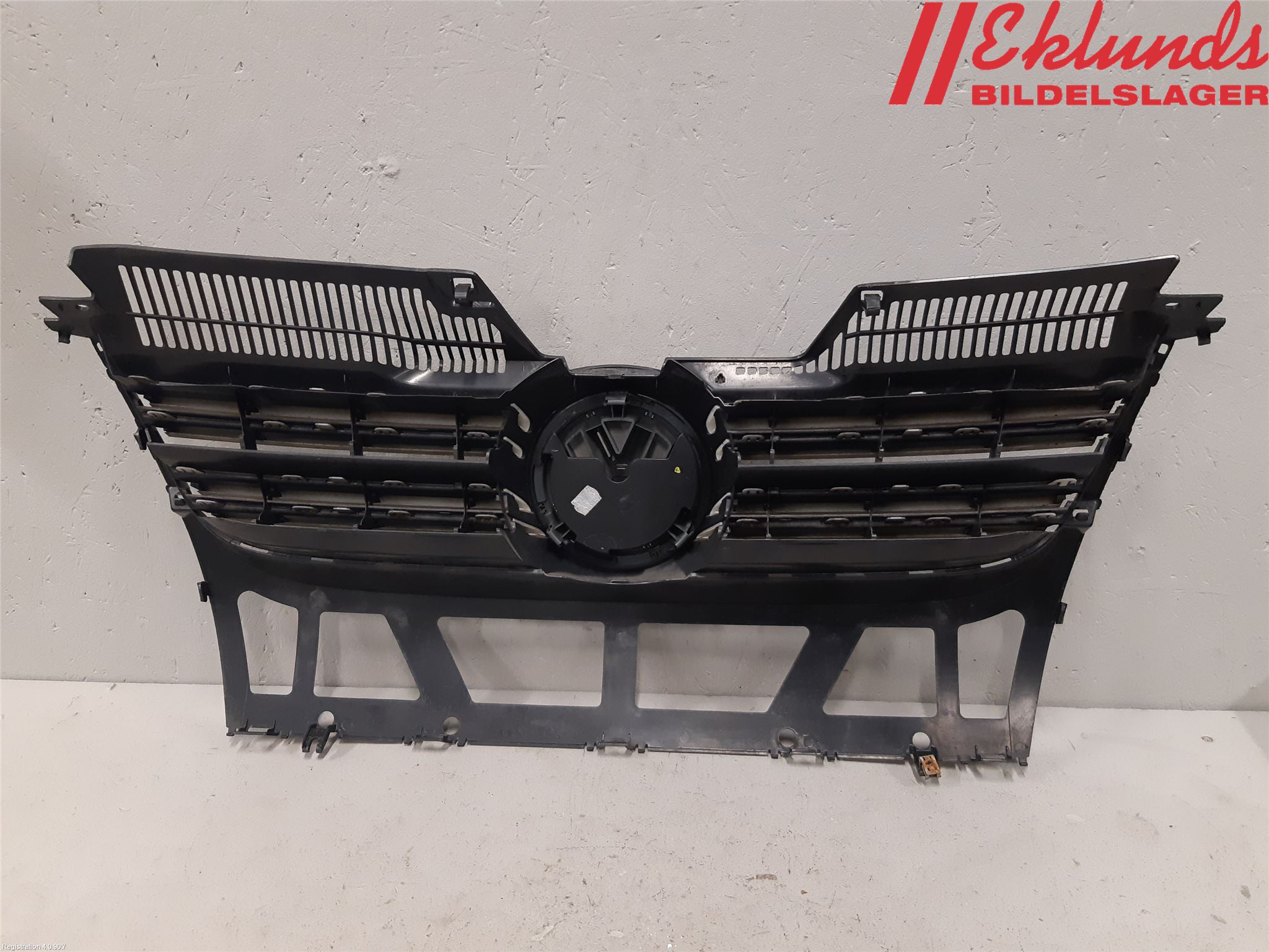 Volkswagen VW GOLF V 04-09 Grill Komp
