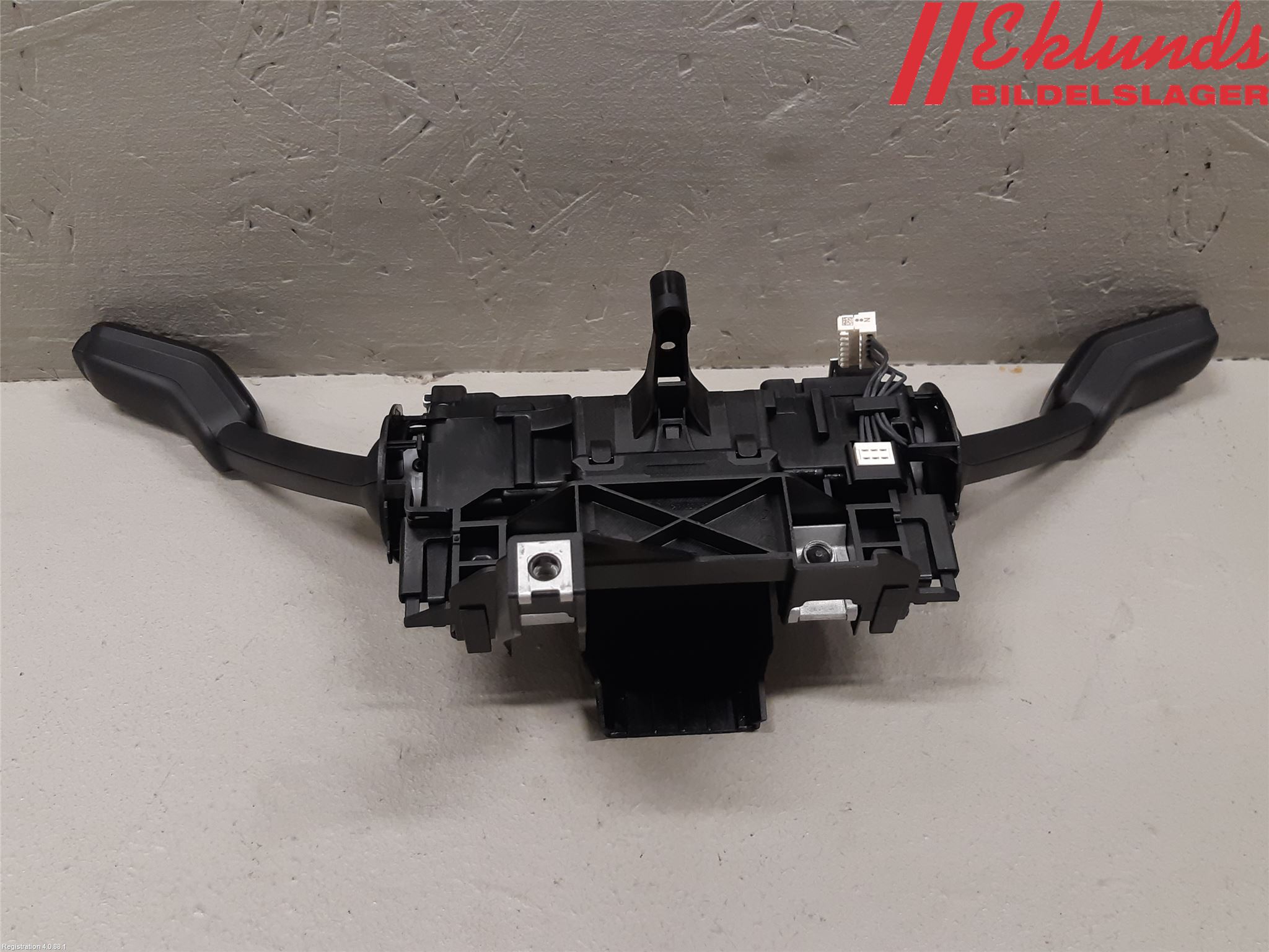 Volkswagen VW PASSAT 15-19 Spakcentral