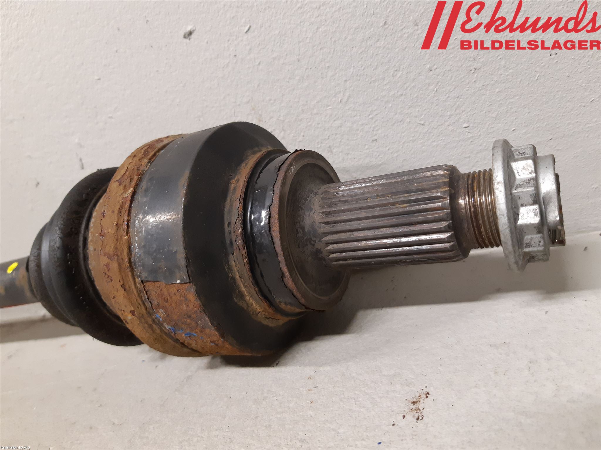 BMW 1 F20/F21 11-19 Drivaxel Bak Vänster