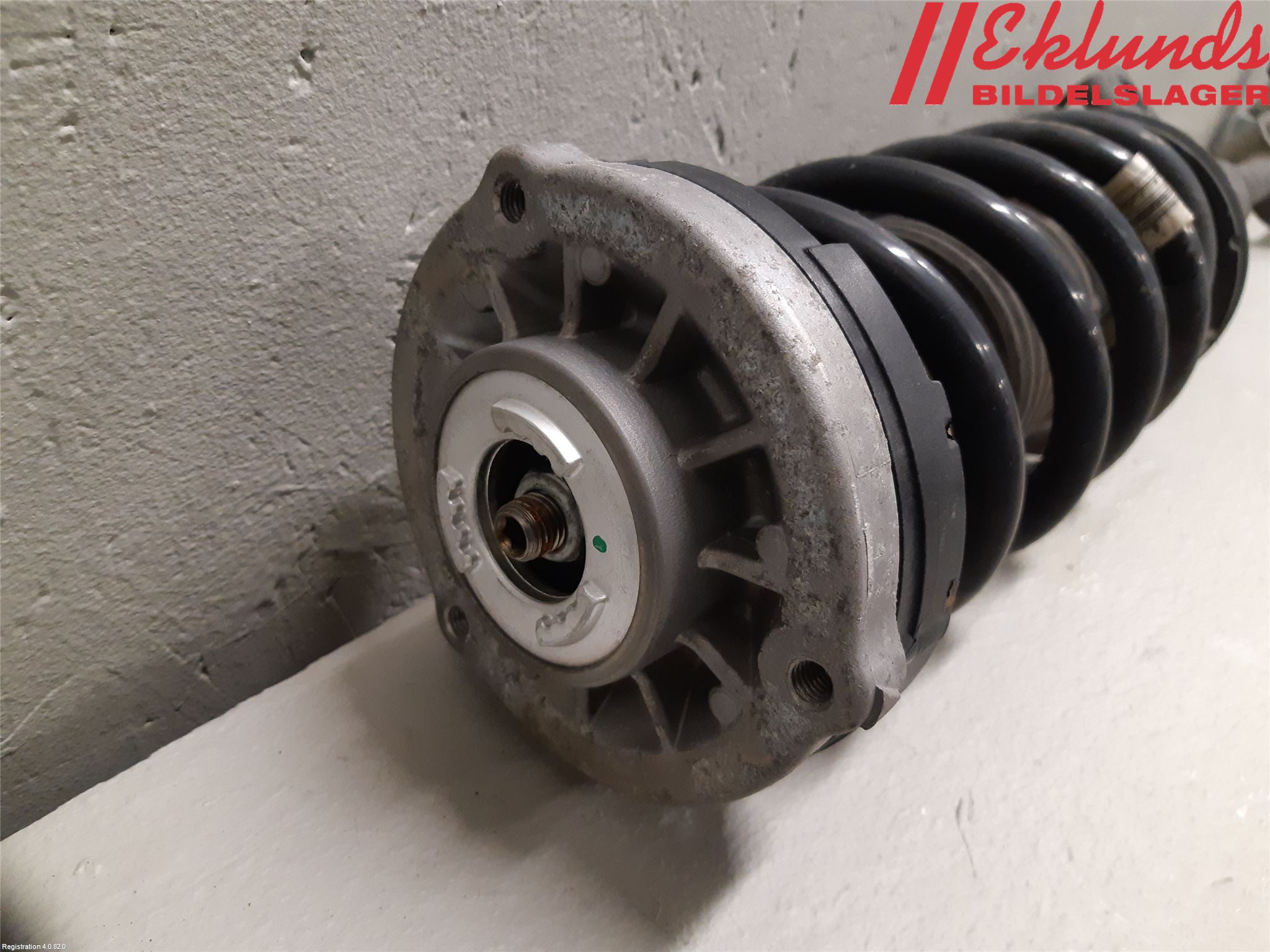 BMW 5 G30/G31/F90 17-23 Fjäderben Fram Vänster