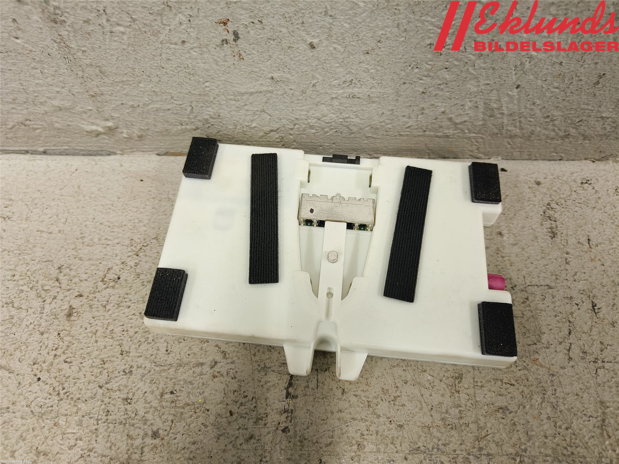 BMW 5 G30/G31/F90 17-23 Antennförstärkare