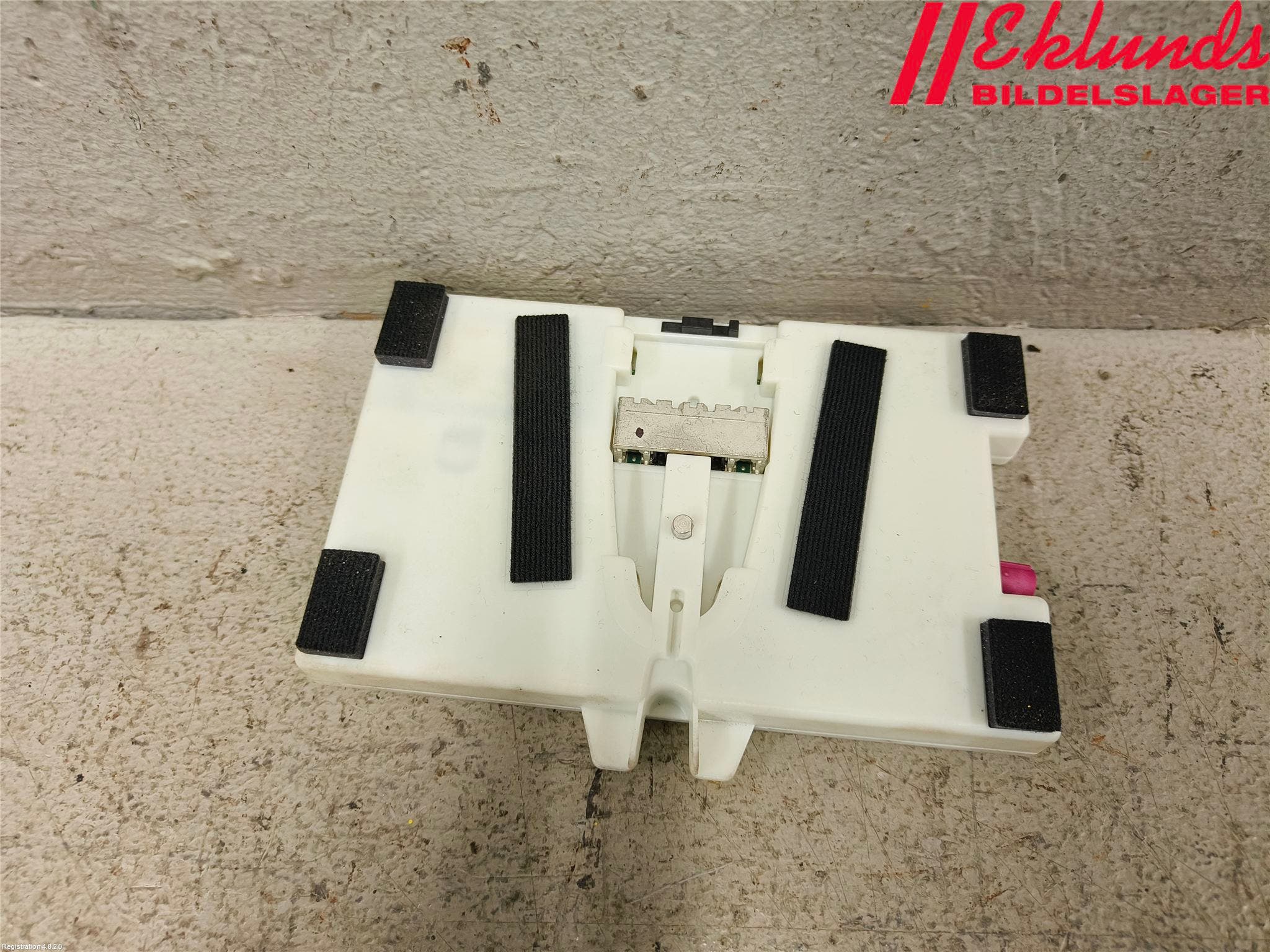 BMW 5 G30/G31/F90 17-23 Antennförstärkare