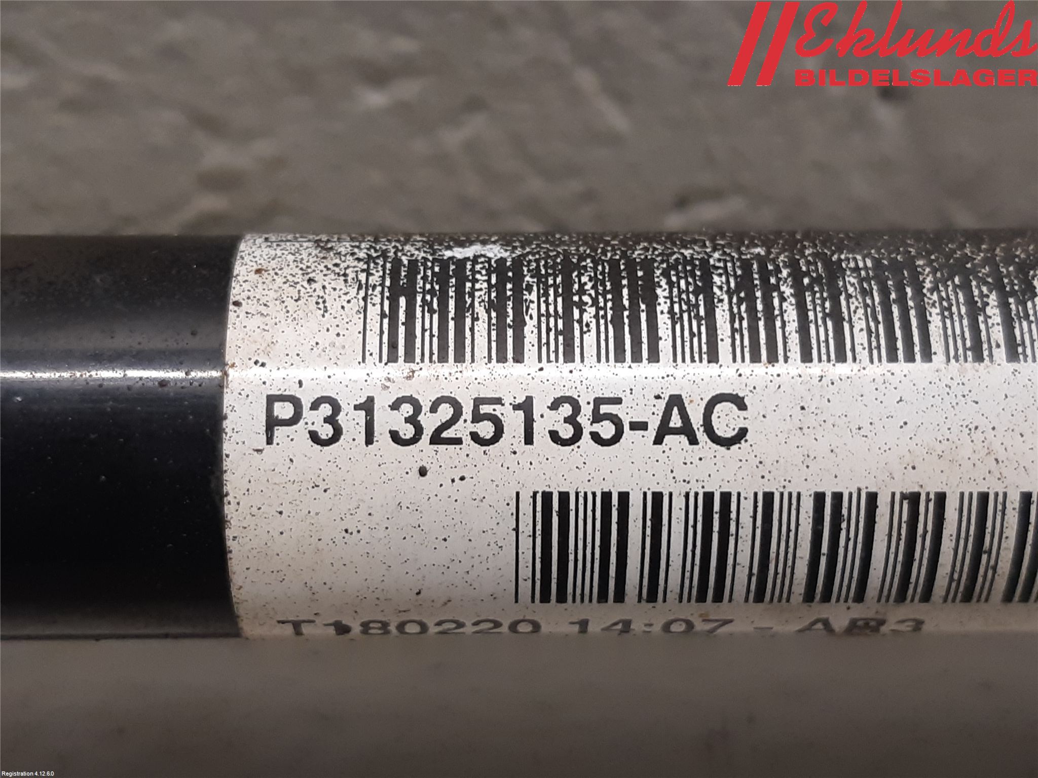 Volvo V60 CROSS COUNTRY 16-18 Drivaxel Bak Höger