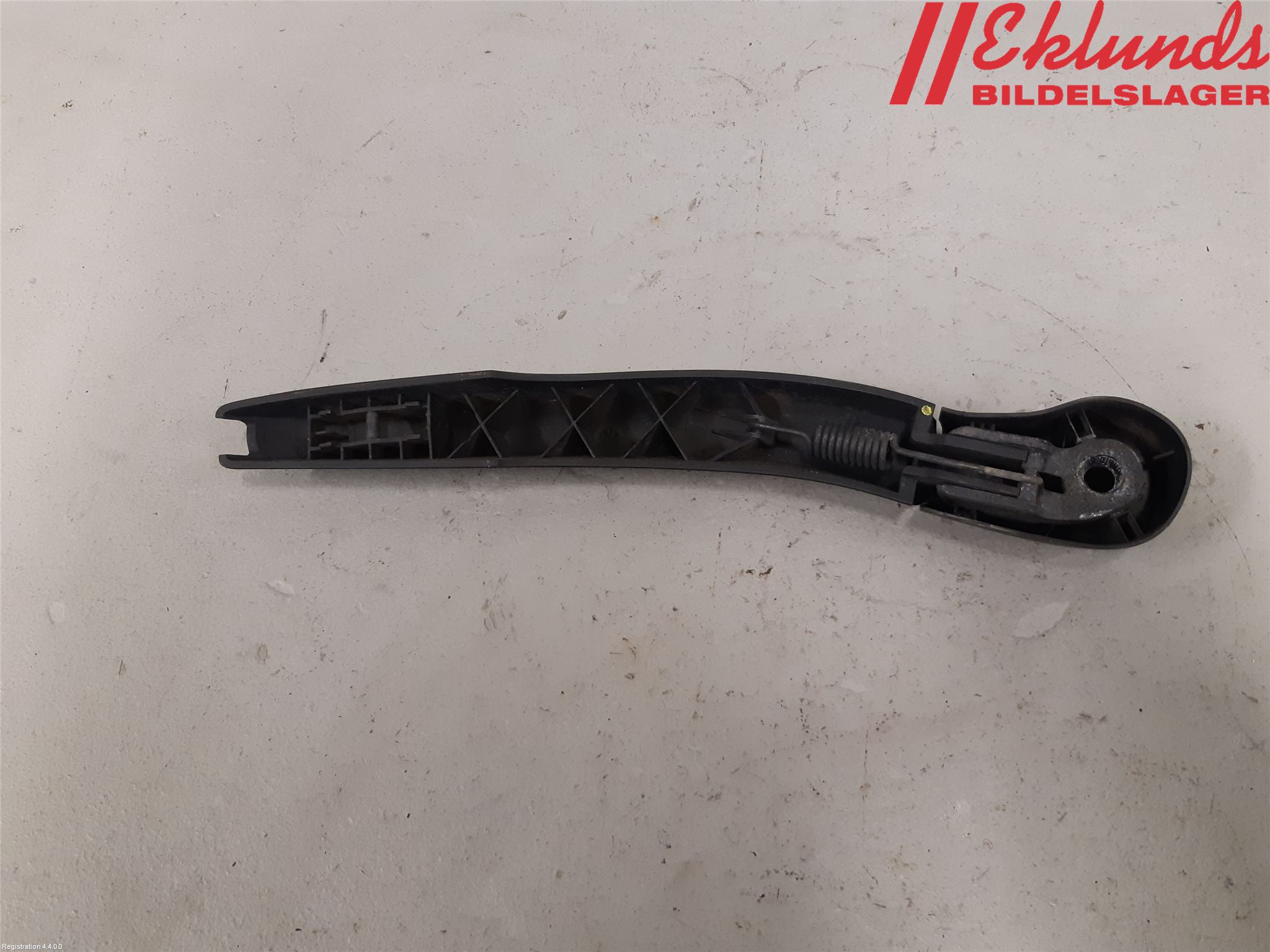 BMW 3 F30/F31/F80 12-19 Torkararm-Bakruta