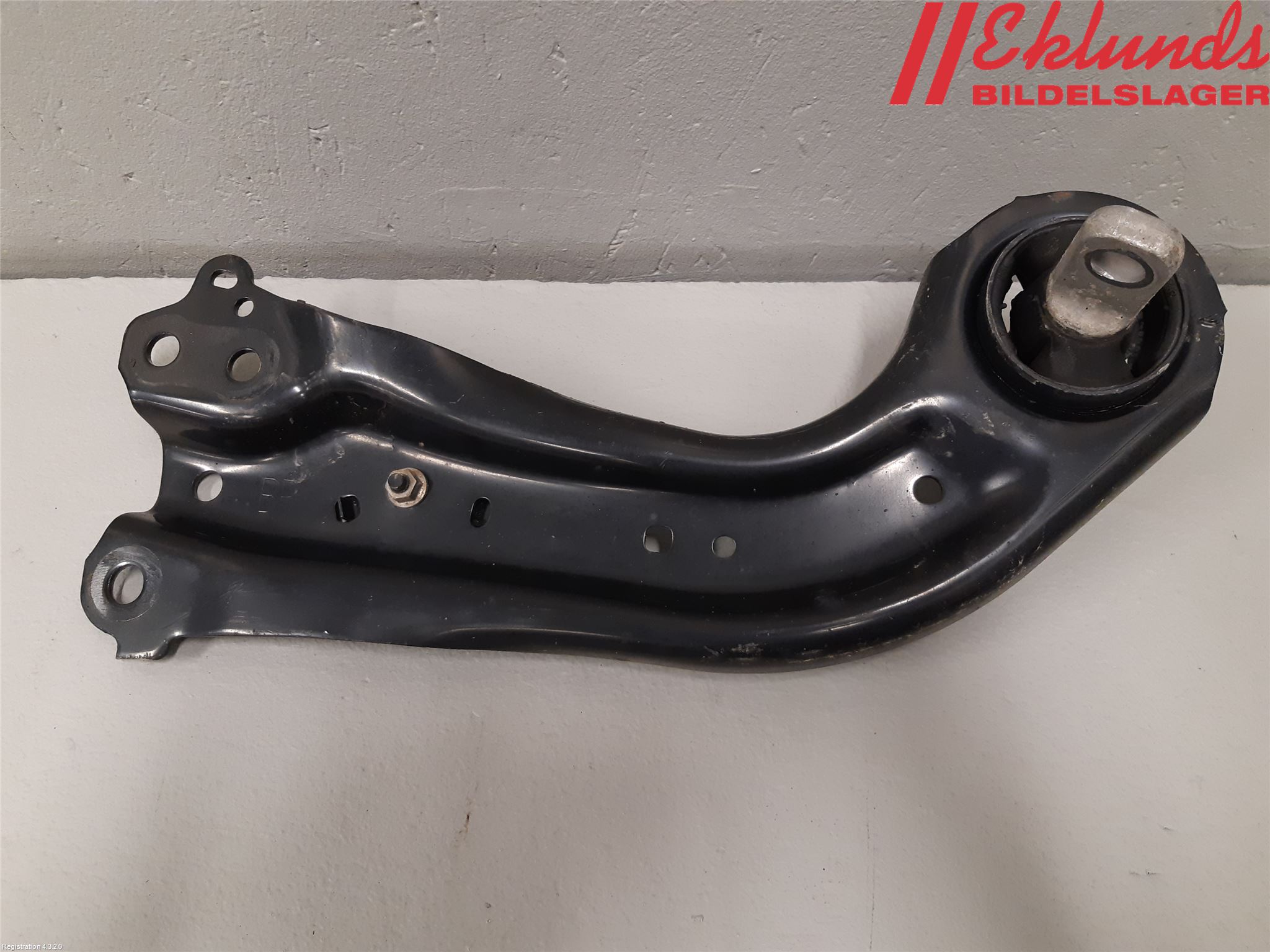 Toyota RAV4 19- Bärarm Bak Höger