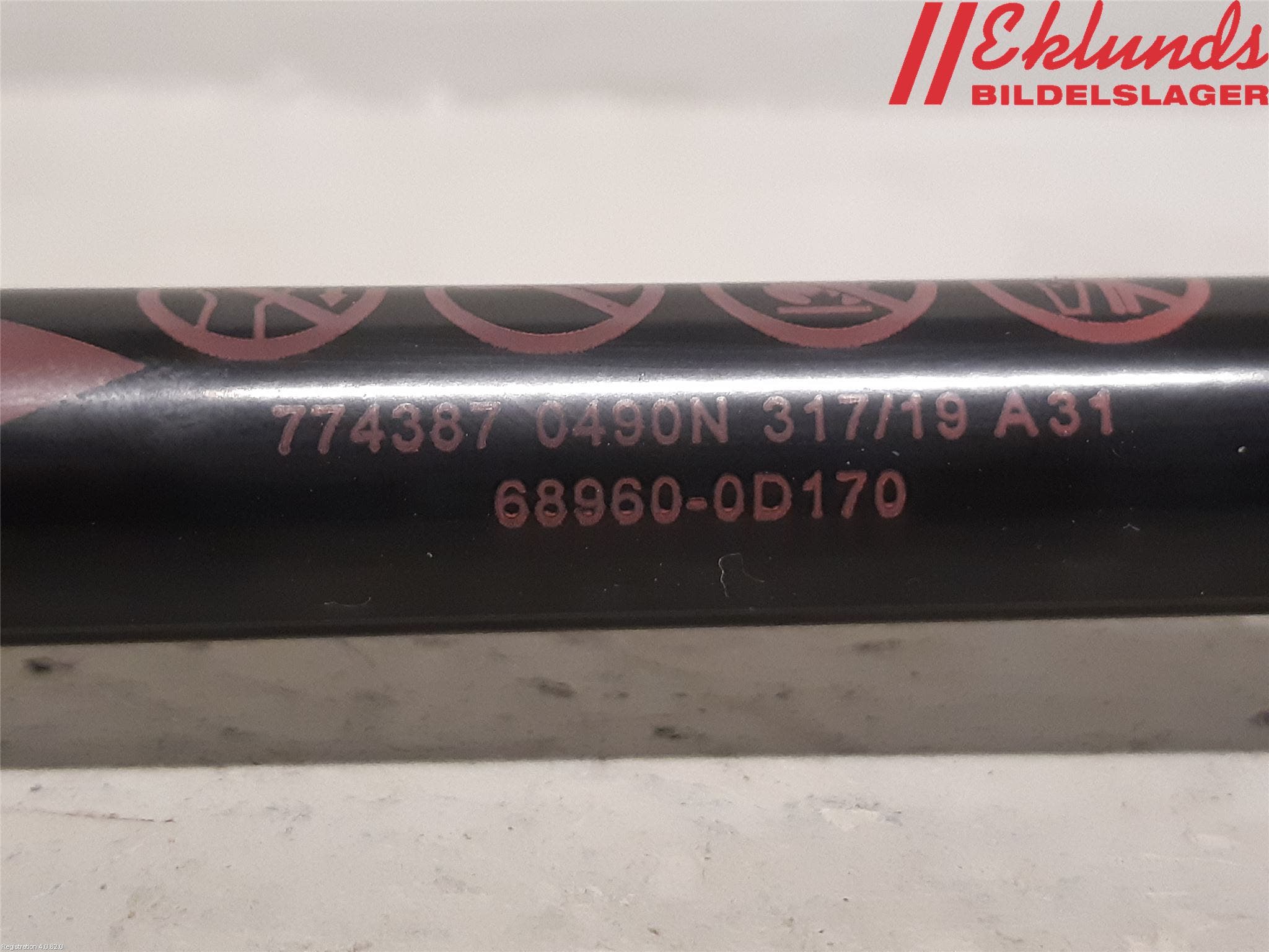 Toyota YARIS XP130 15-20 Gasfjäder Baklucka