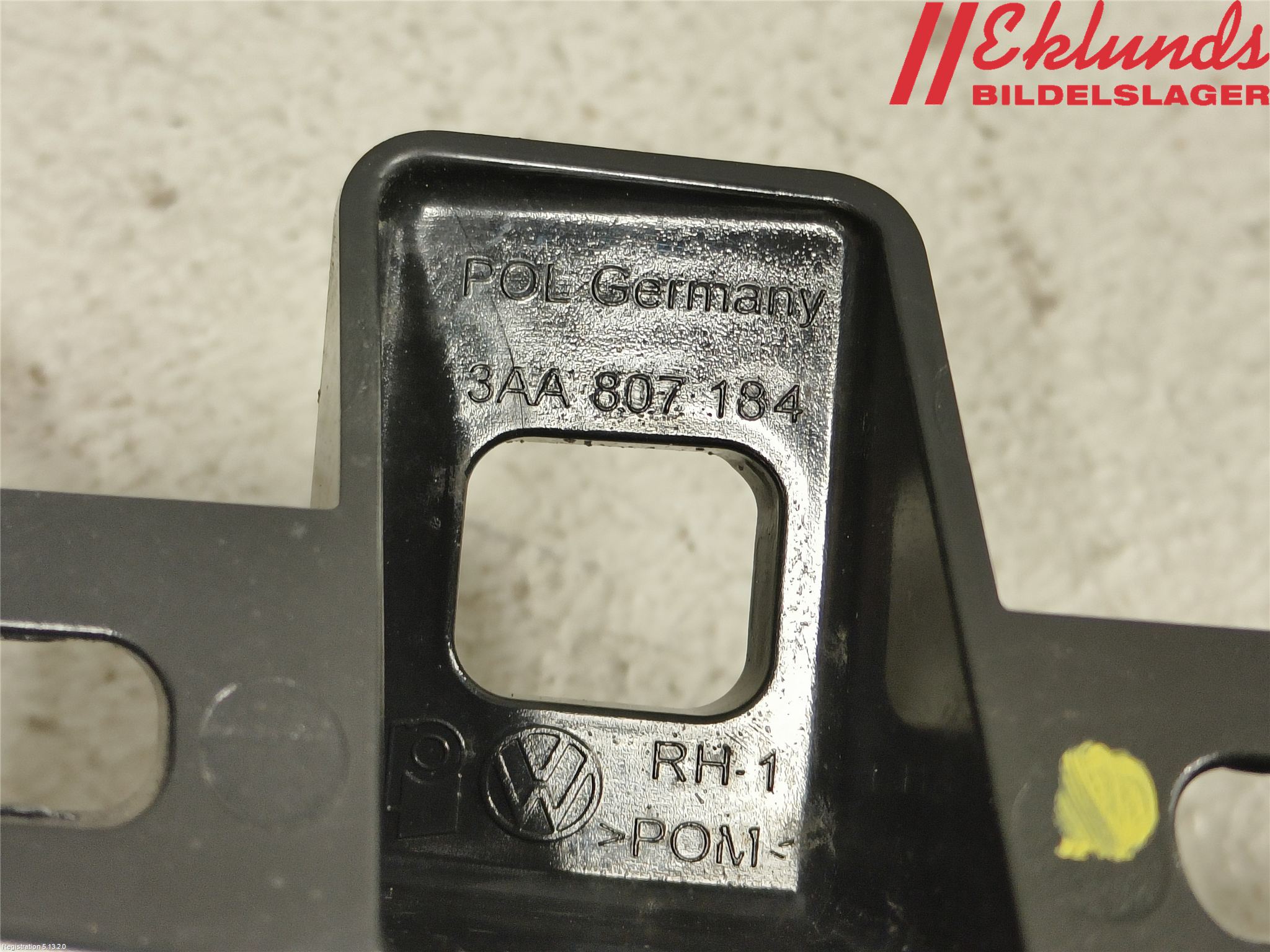 Volkswagen VW PASSAT 11-14 Stötfångarfäste Fram Hö