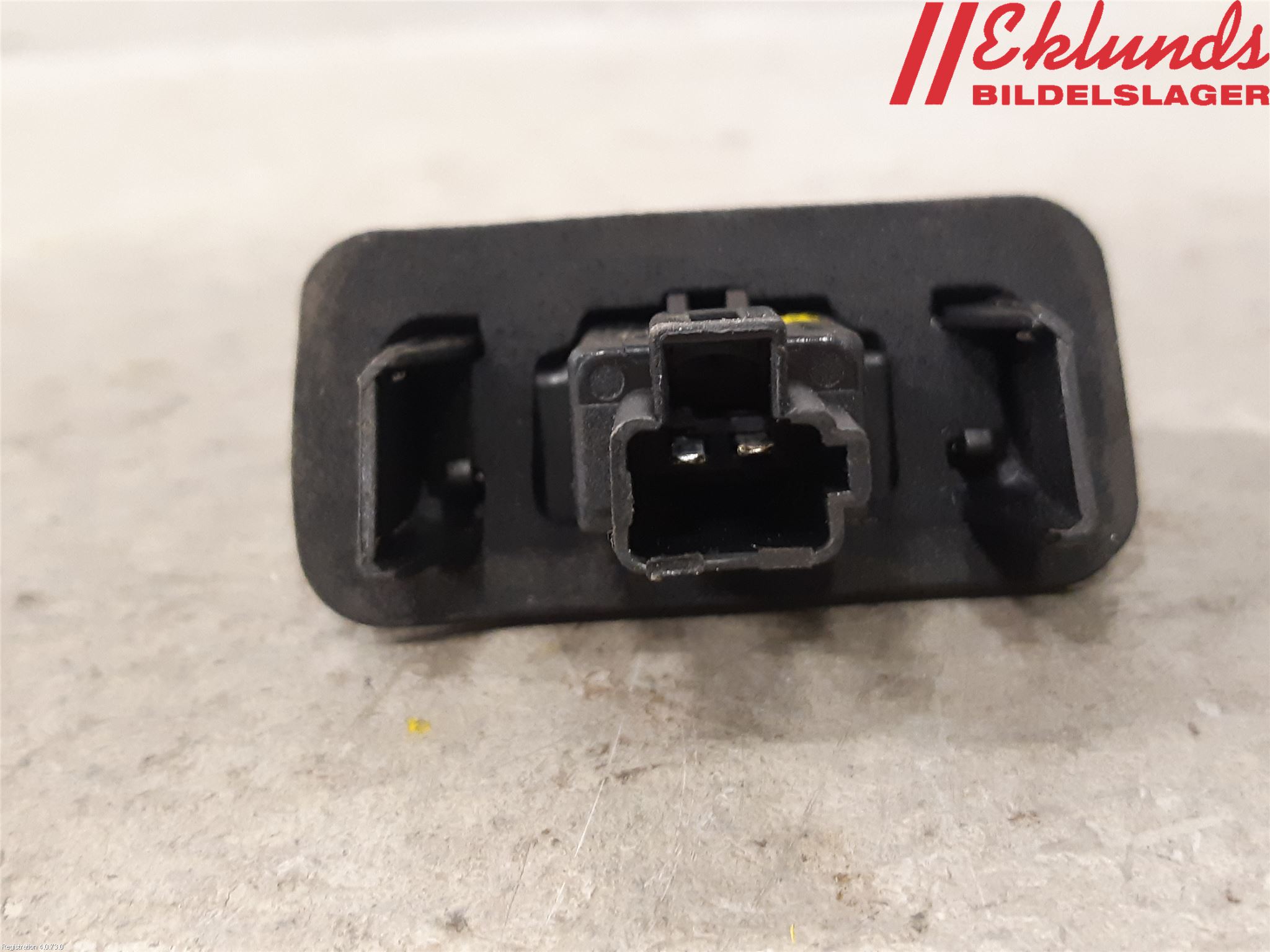 Toyota YARIS XP130 15-20 Skylt Belysning