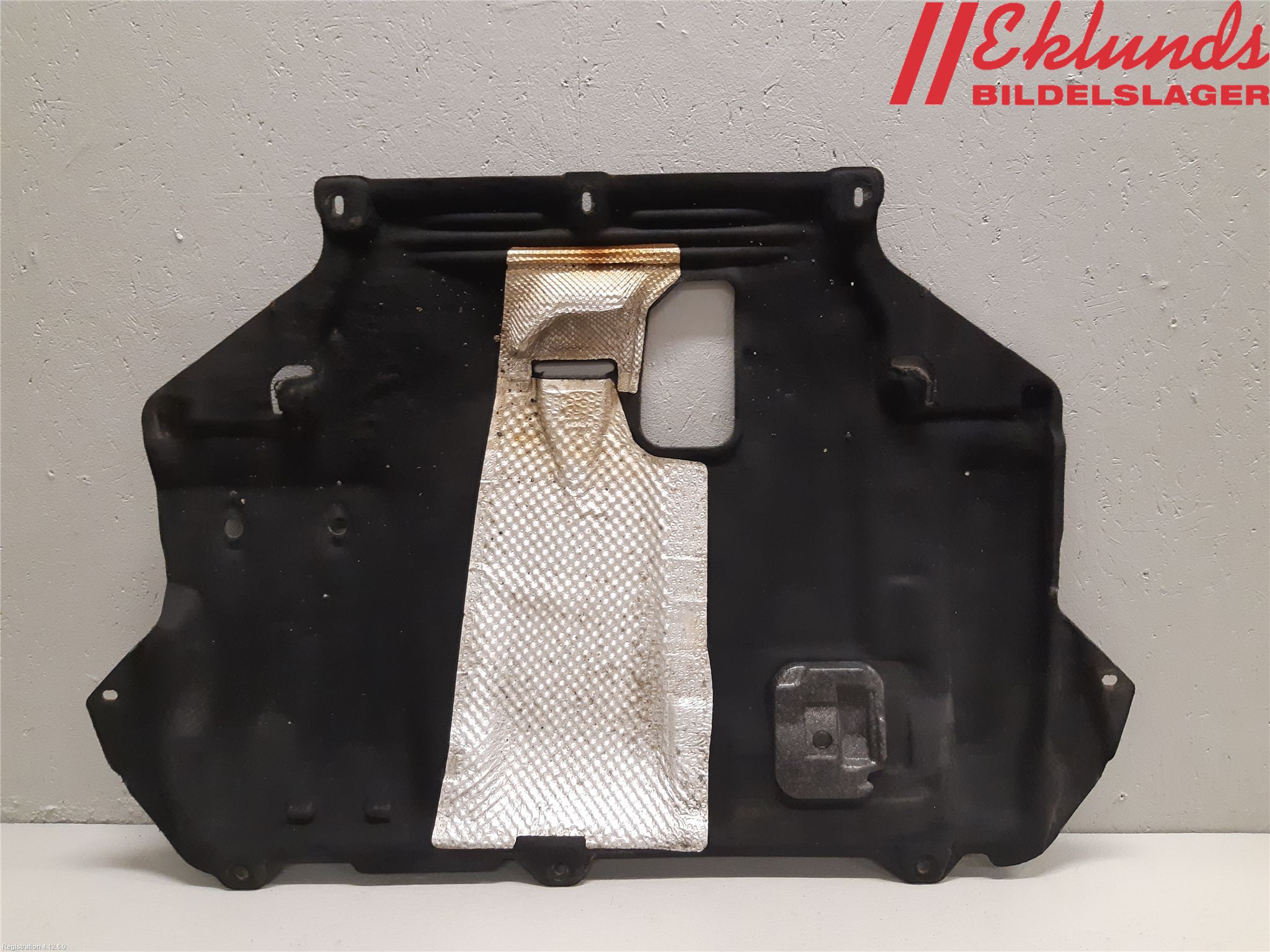 Ford FOCUS 15-18 Hasplåt Plåt-Plast