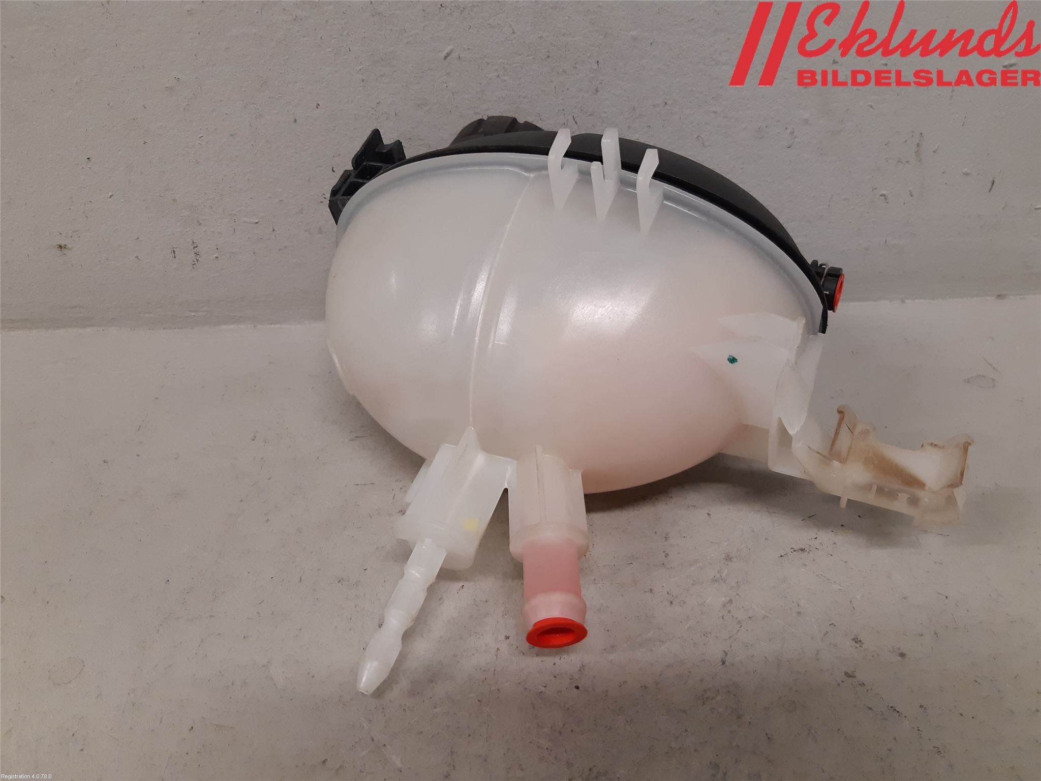 Mercedes-Benz MB E-KLASS (W212) 09-16 Expansionstank