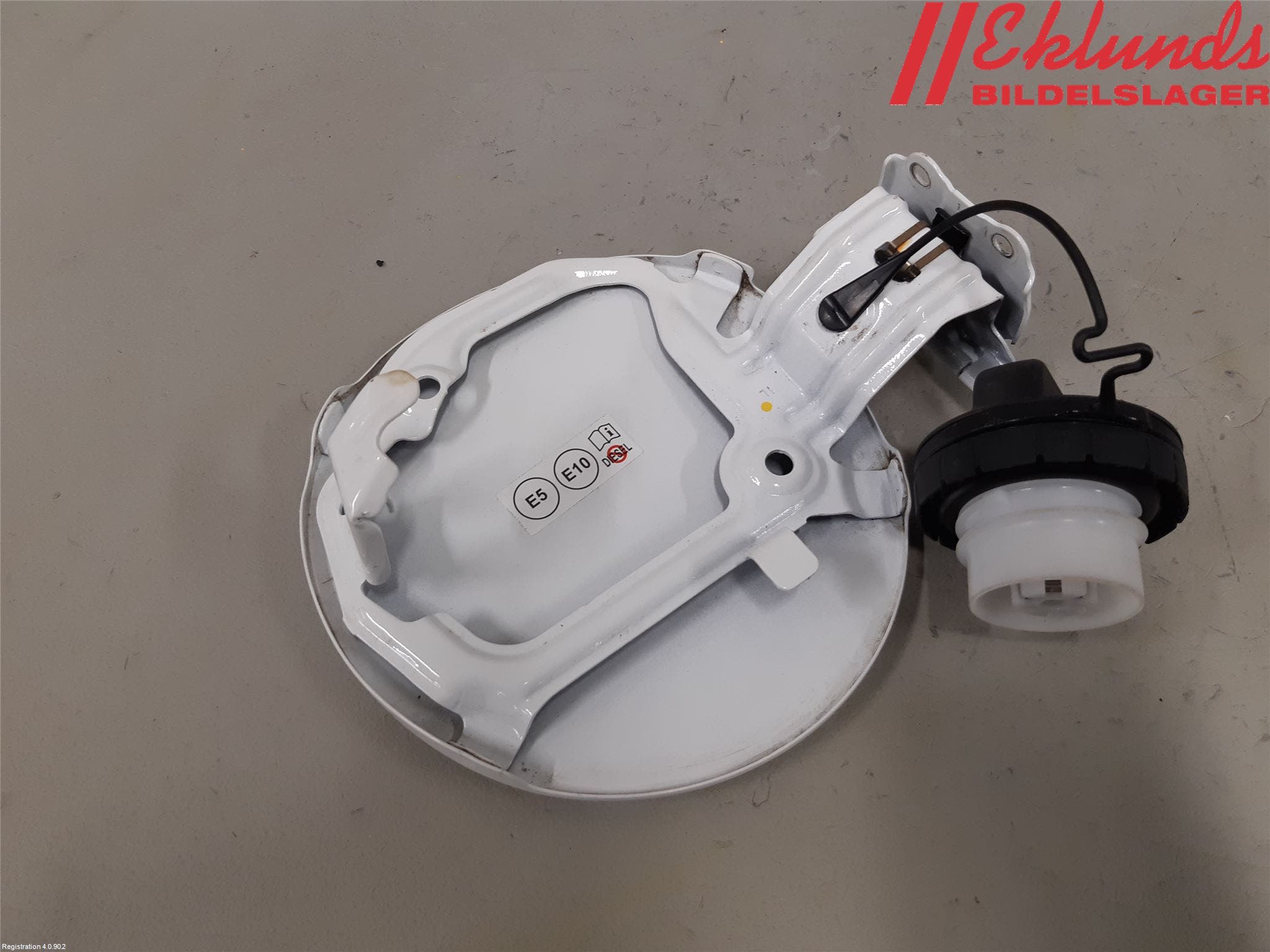 Toyota YARIS XP21 20- Tanklucka