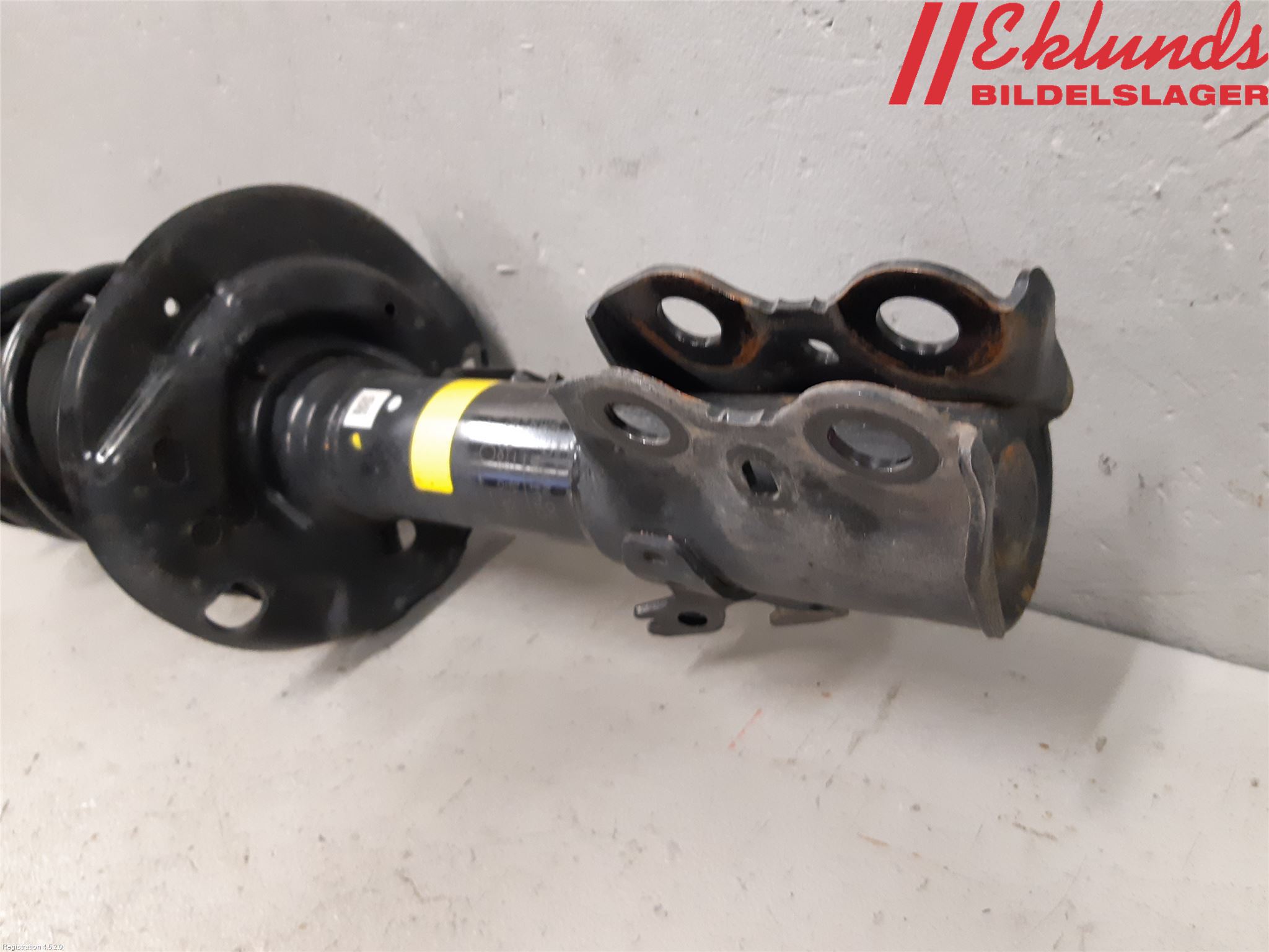 Toyota YARIS XP21 20- Fjäderben Fram Höger