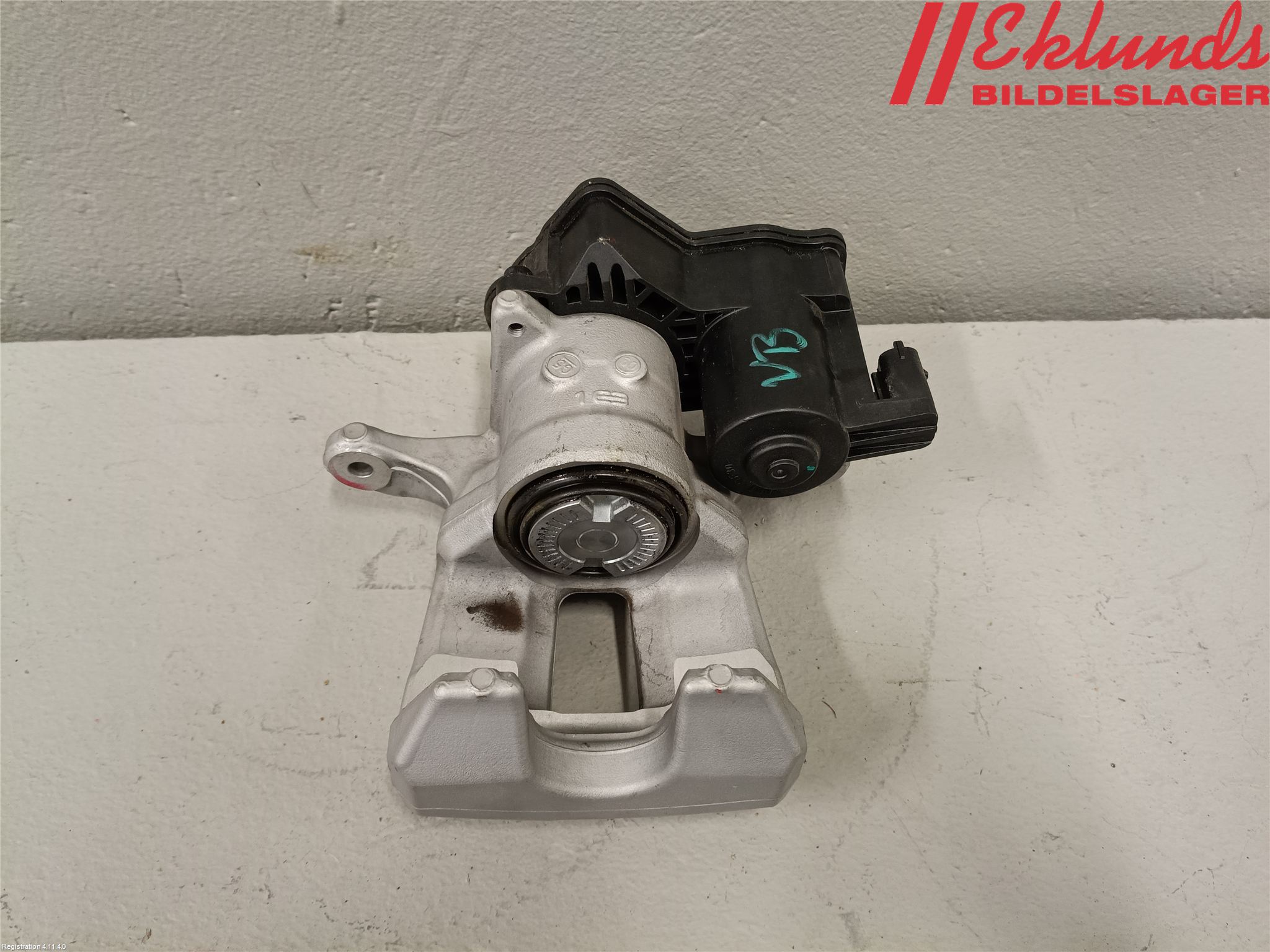 Tesla MODEL Y 21- Bromsok Bak Vänster