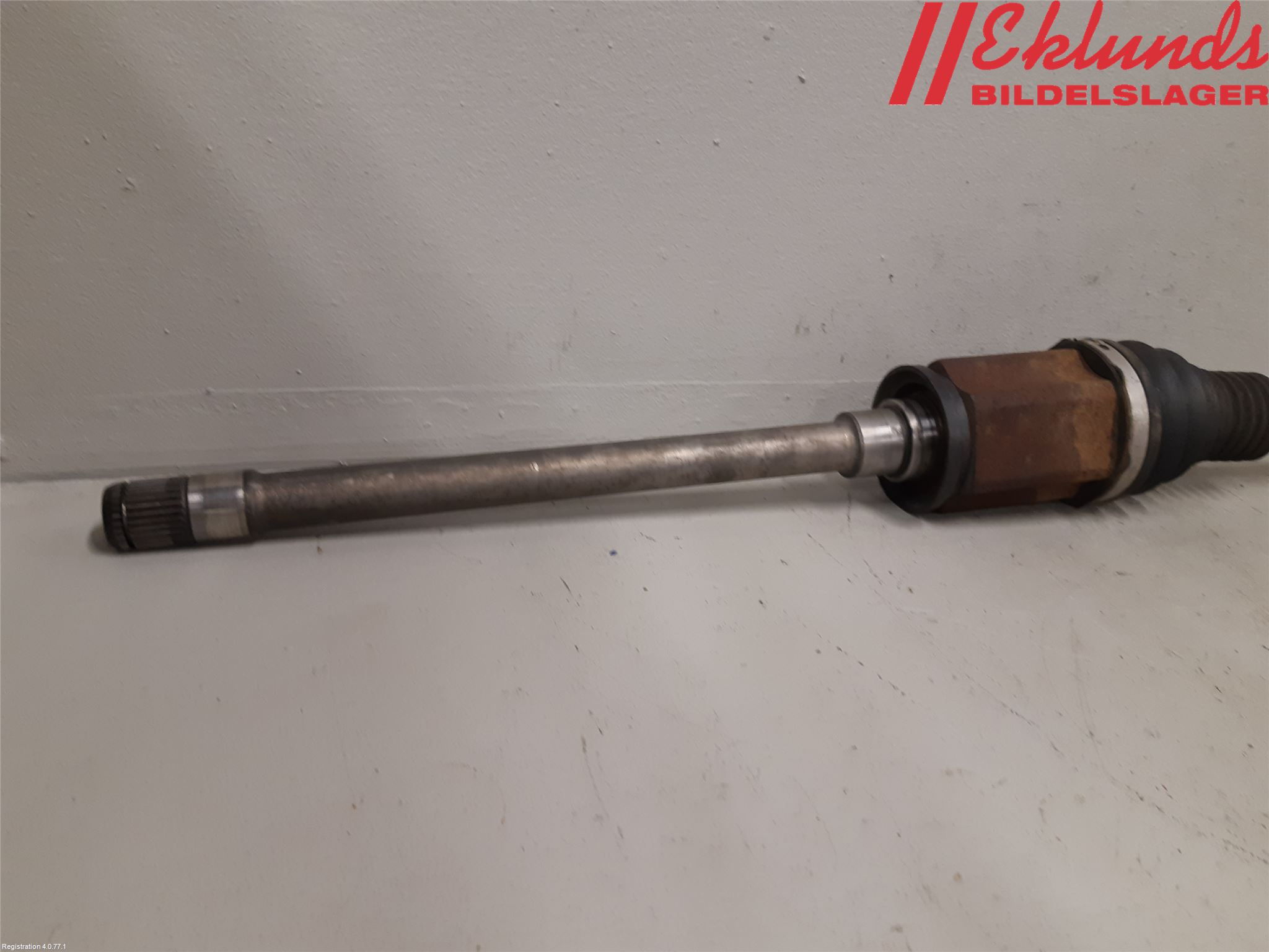 BMW X6 E71/E72   08-14 Drivaxel Fram Höger