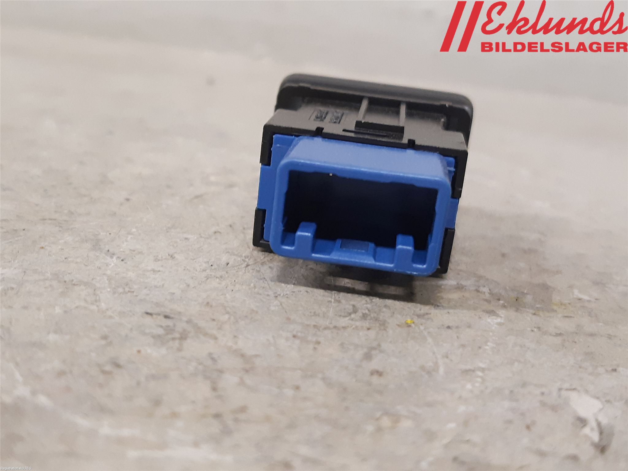 Mitsubishi OUTLANDER 13-21 Strömställare Baklucka