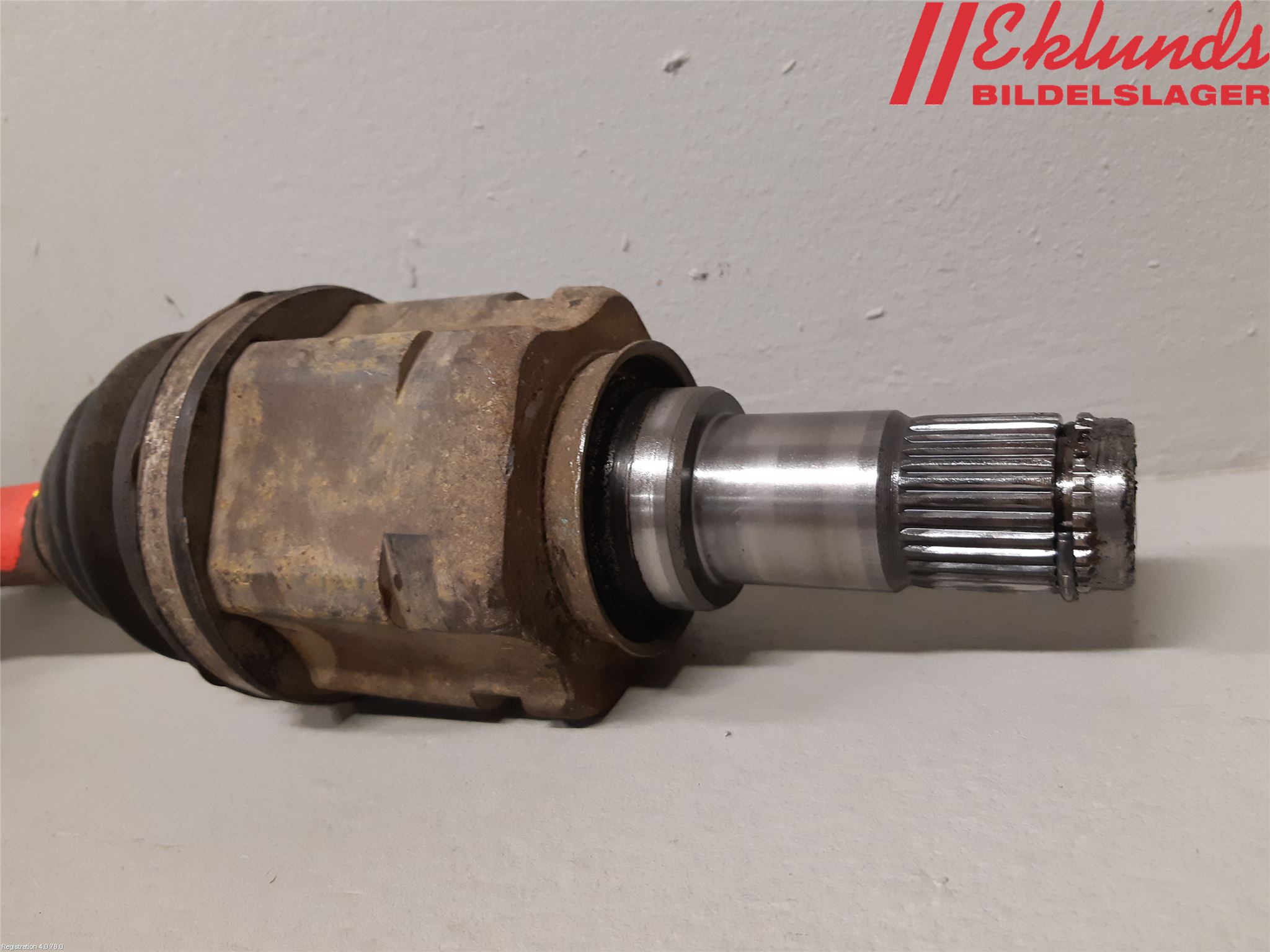 Toyota HILUX 05-16 Drivaxel Fram Vänster