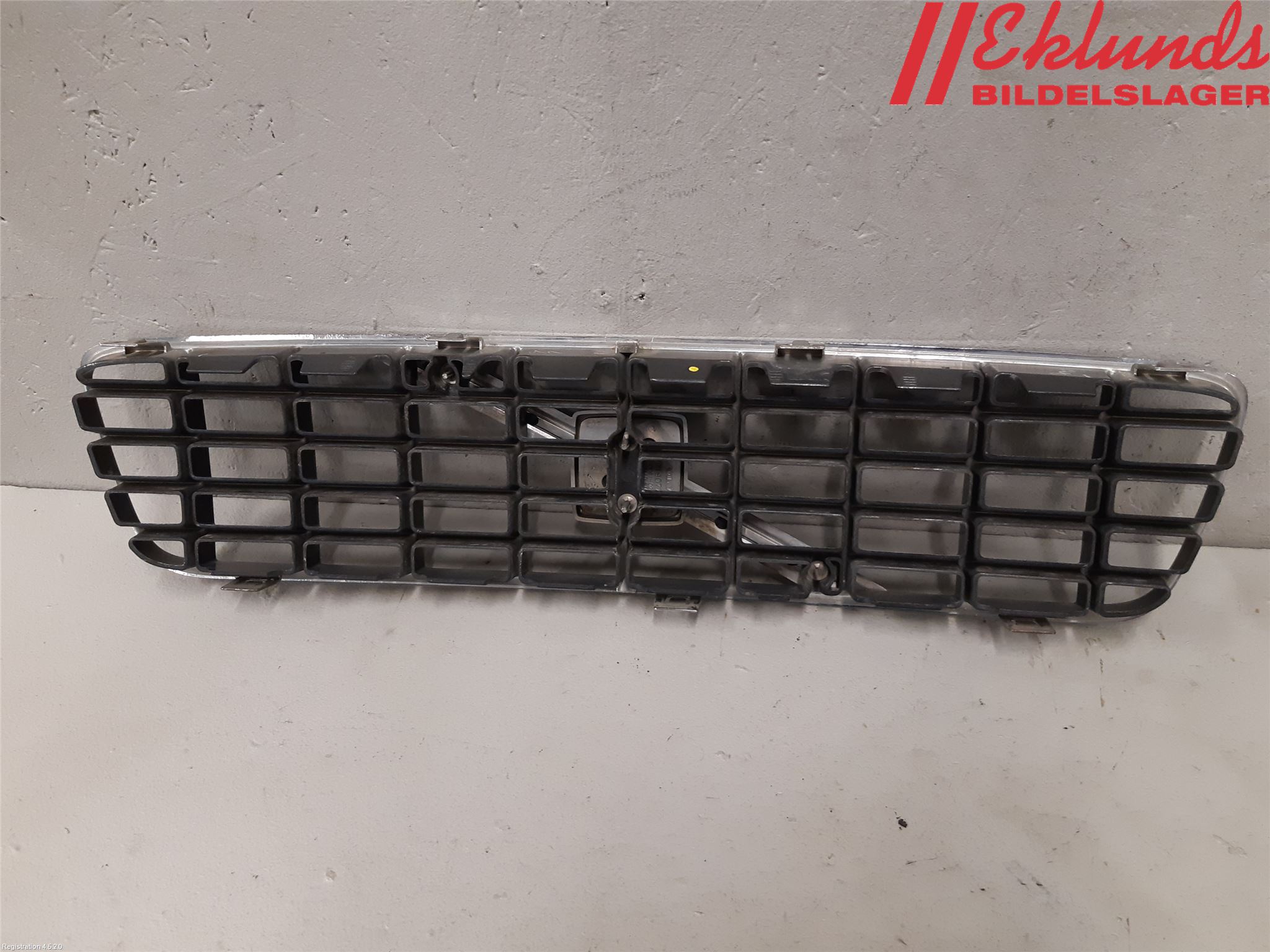 Volvo S60 01-04 Grill Komp